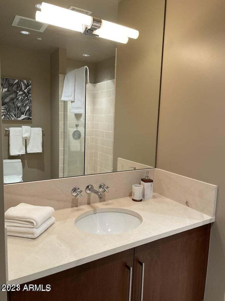 4737 N SCOTTSDALE Road Unit: 2007