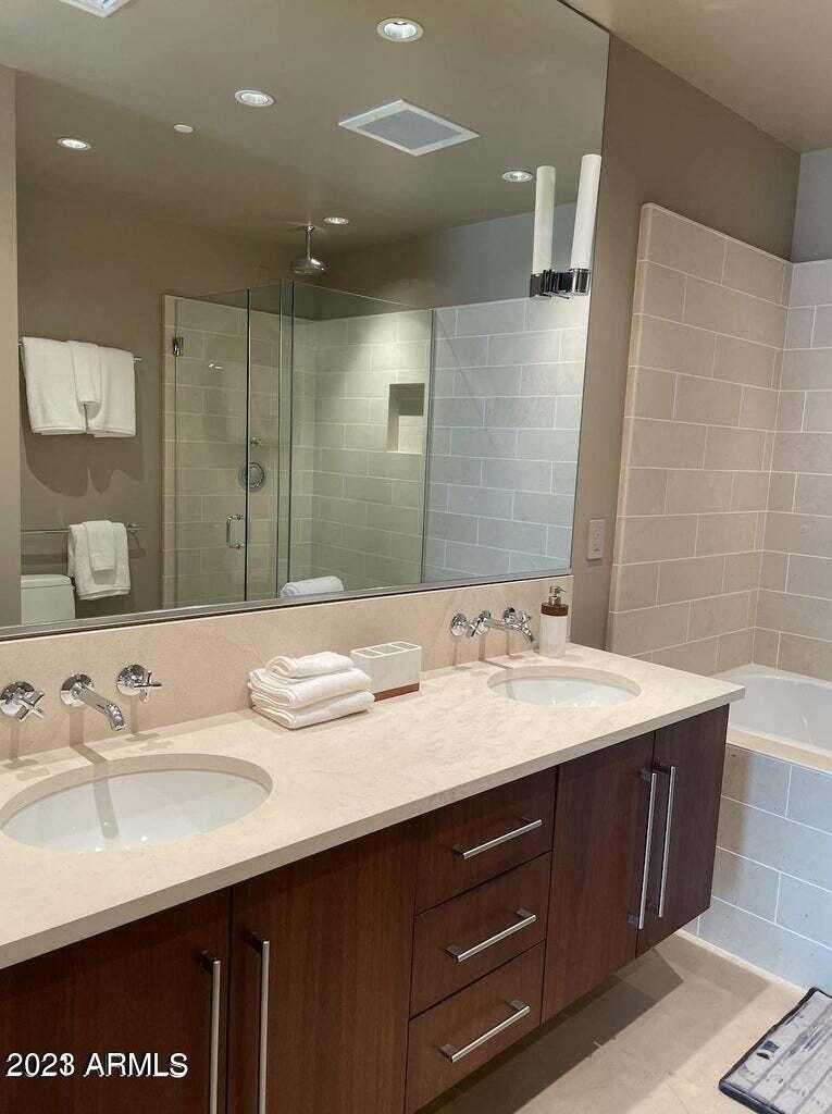 4737 N SCOTTSDALE Road Unit: 2007