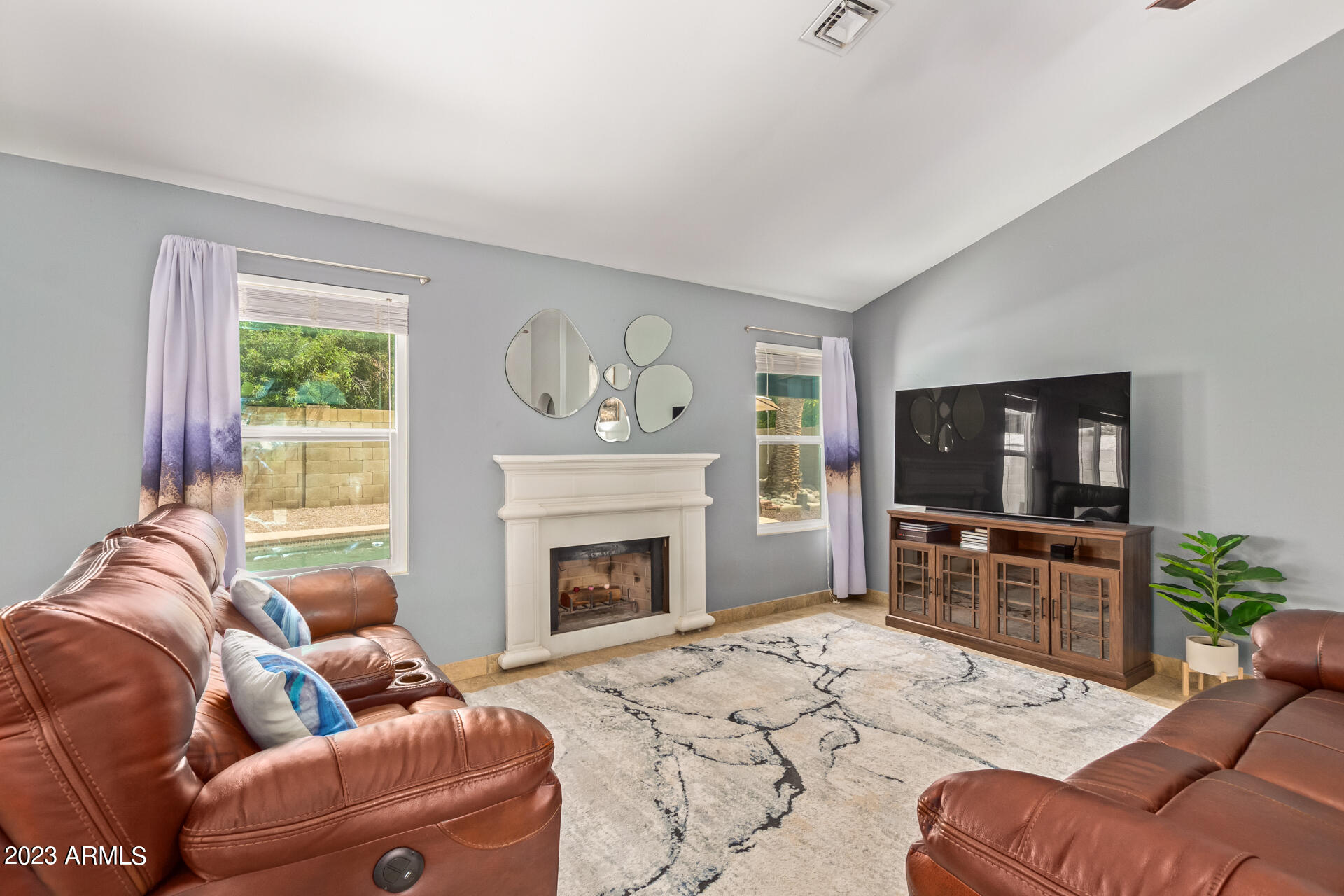 3658 W CINDY Street