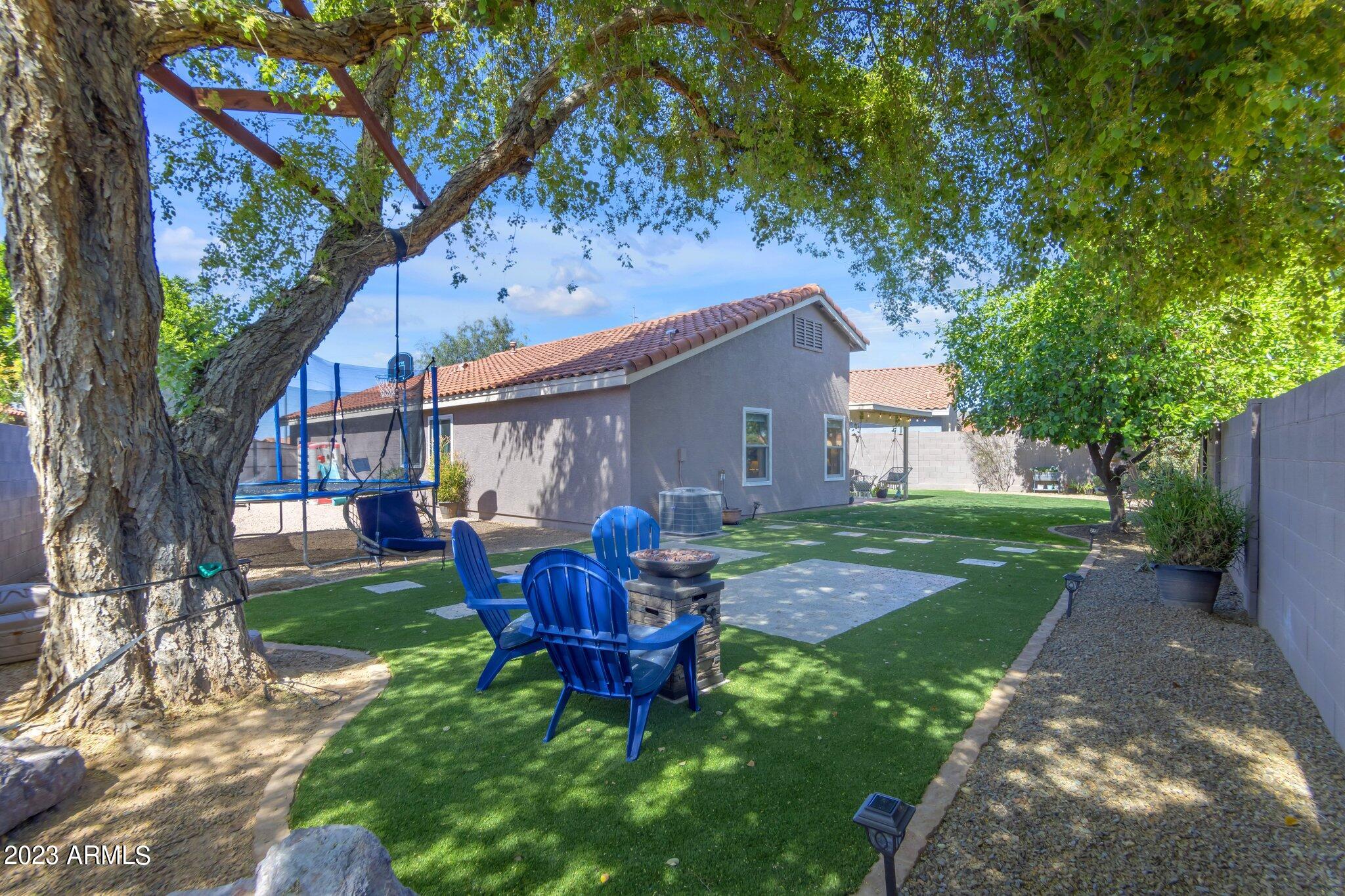 5727 E FLORIAN Circle