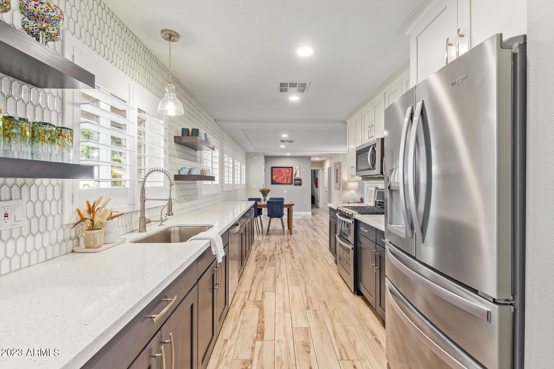 1625 E BERRIDGE Lane