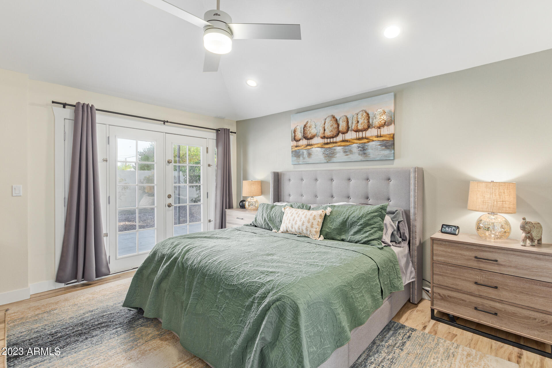 1625 E BERRIDGE Lane