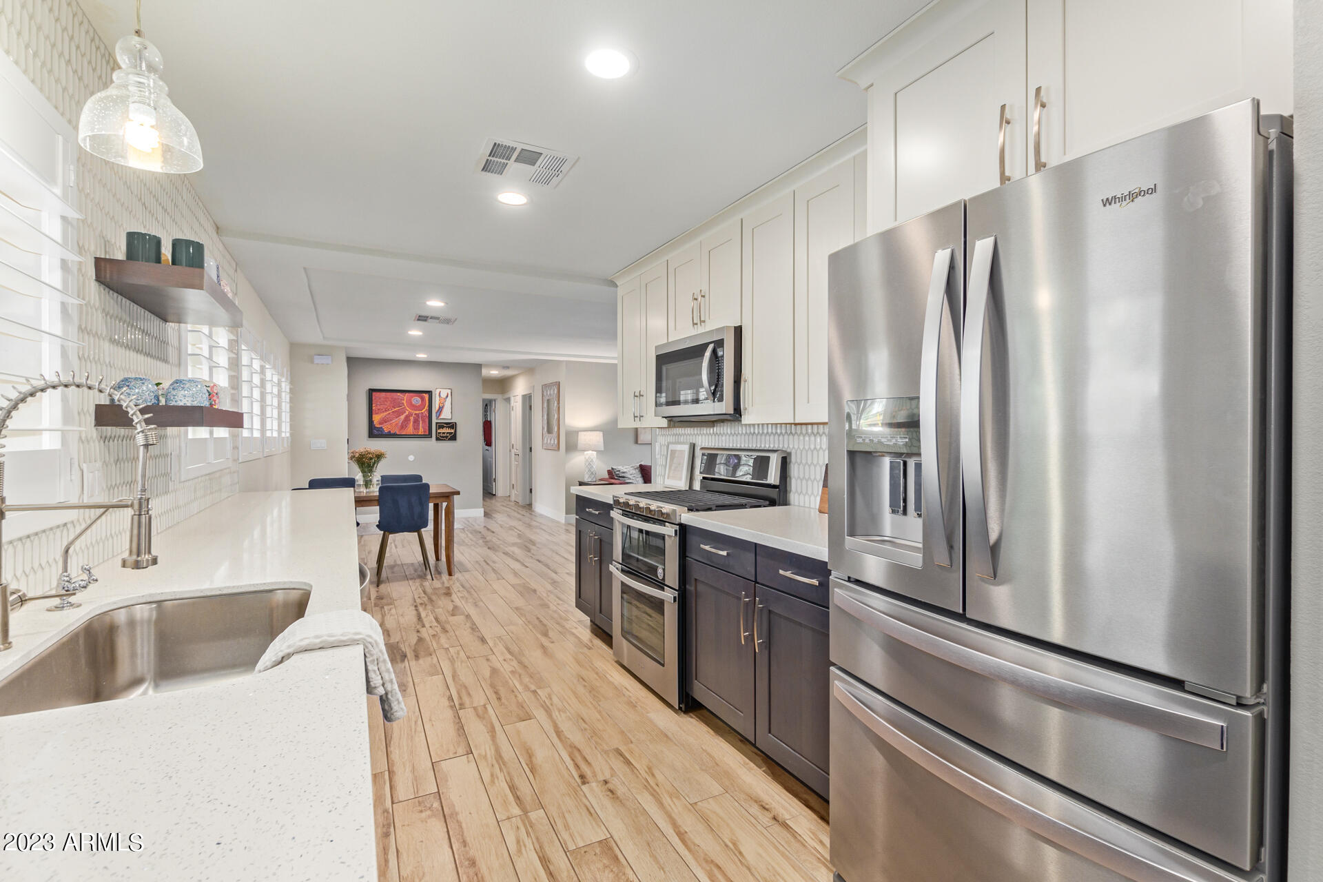 1625 E BERRIDGE Lane