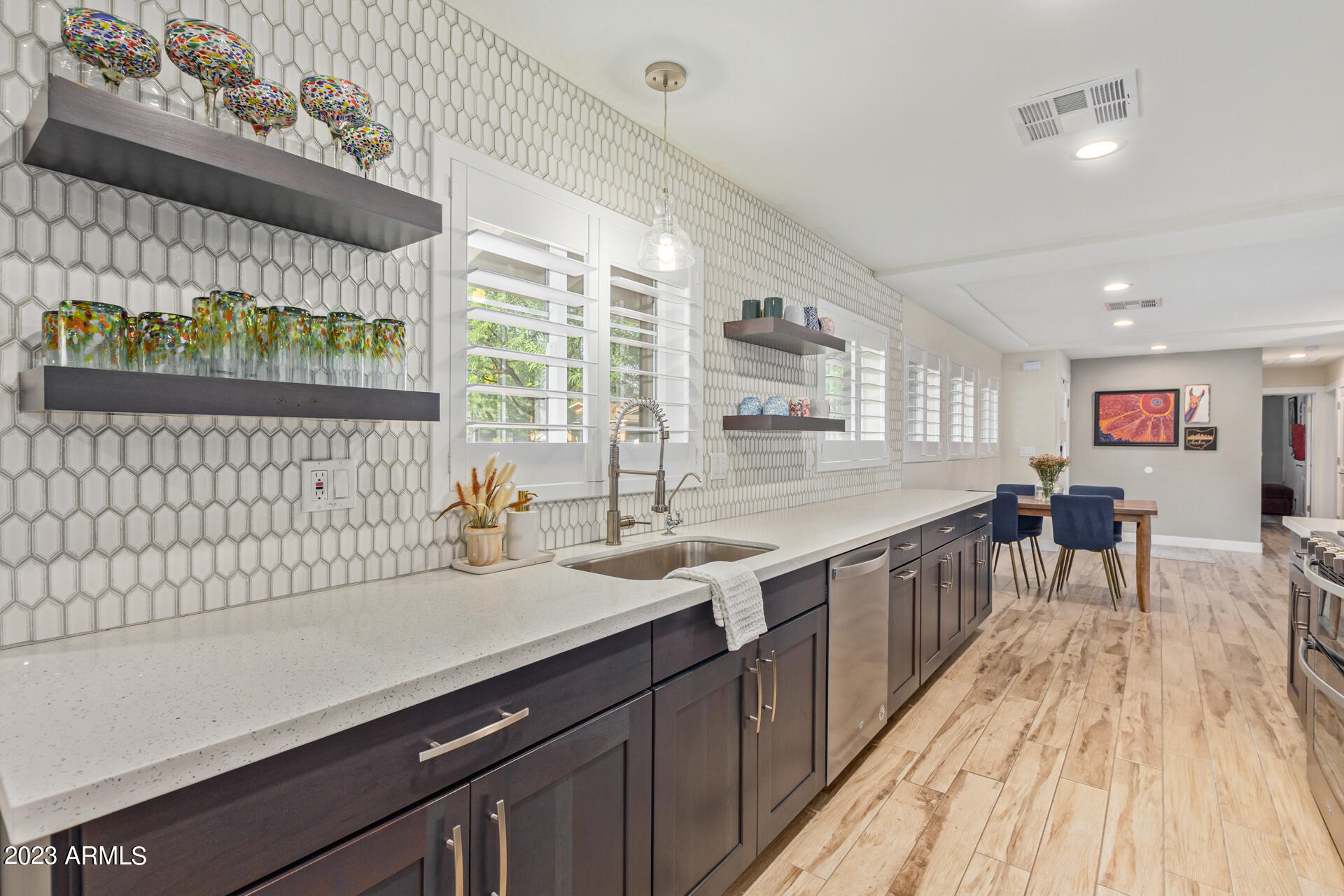 1625 E BERRIDGE Lane