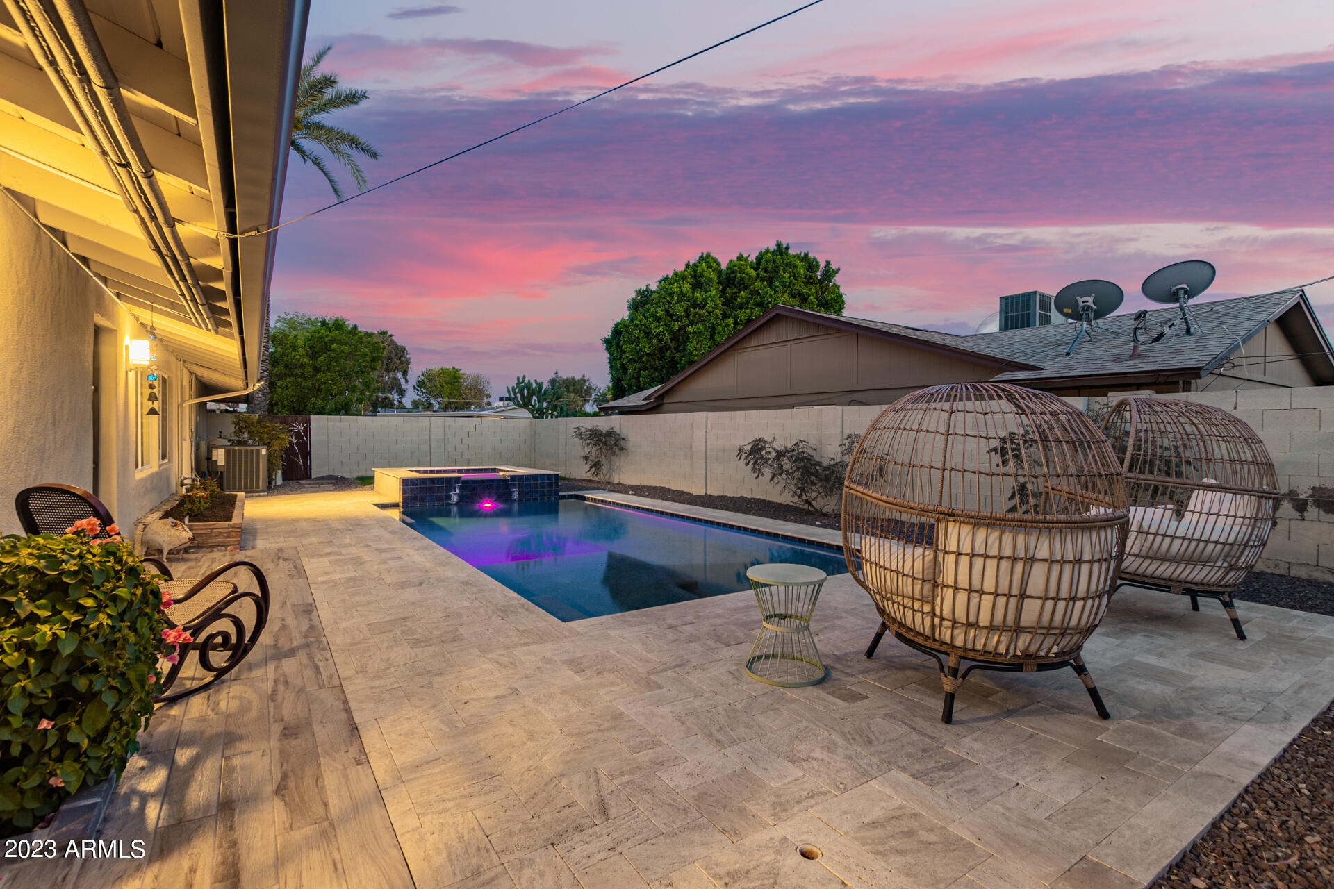 1625 E BERRIDGE Lane