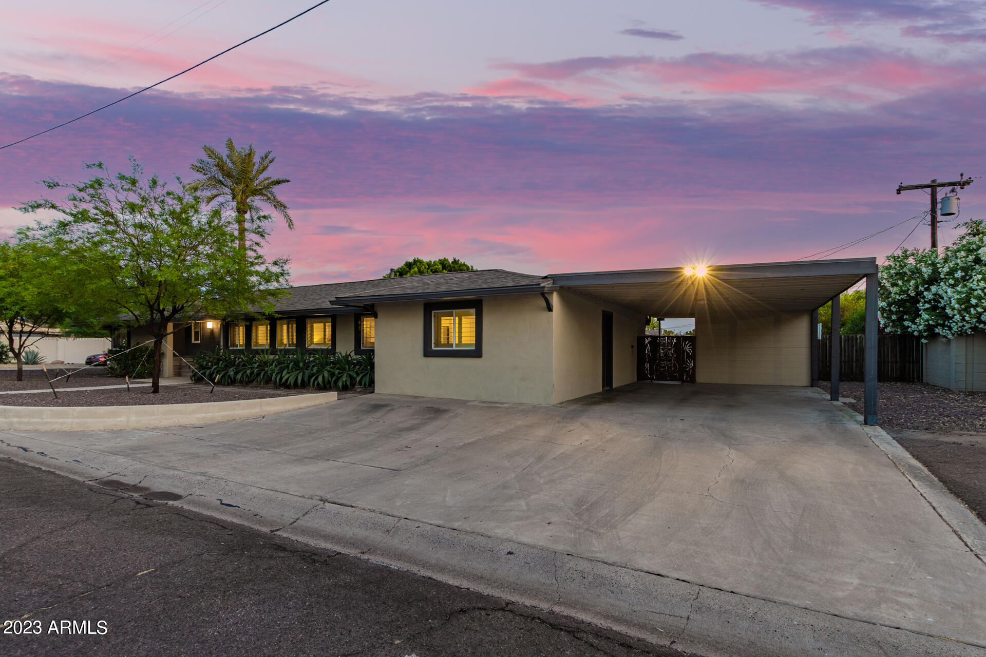 1625 E BERRIDGE Lane