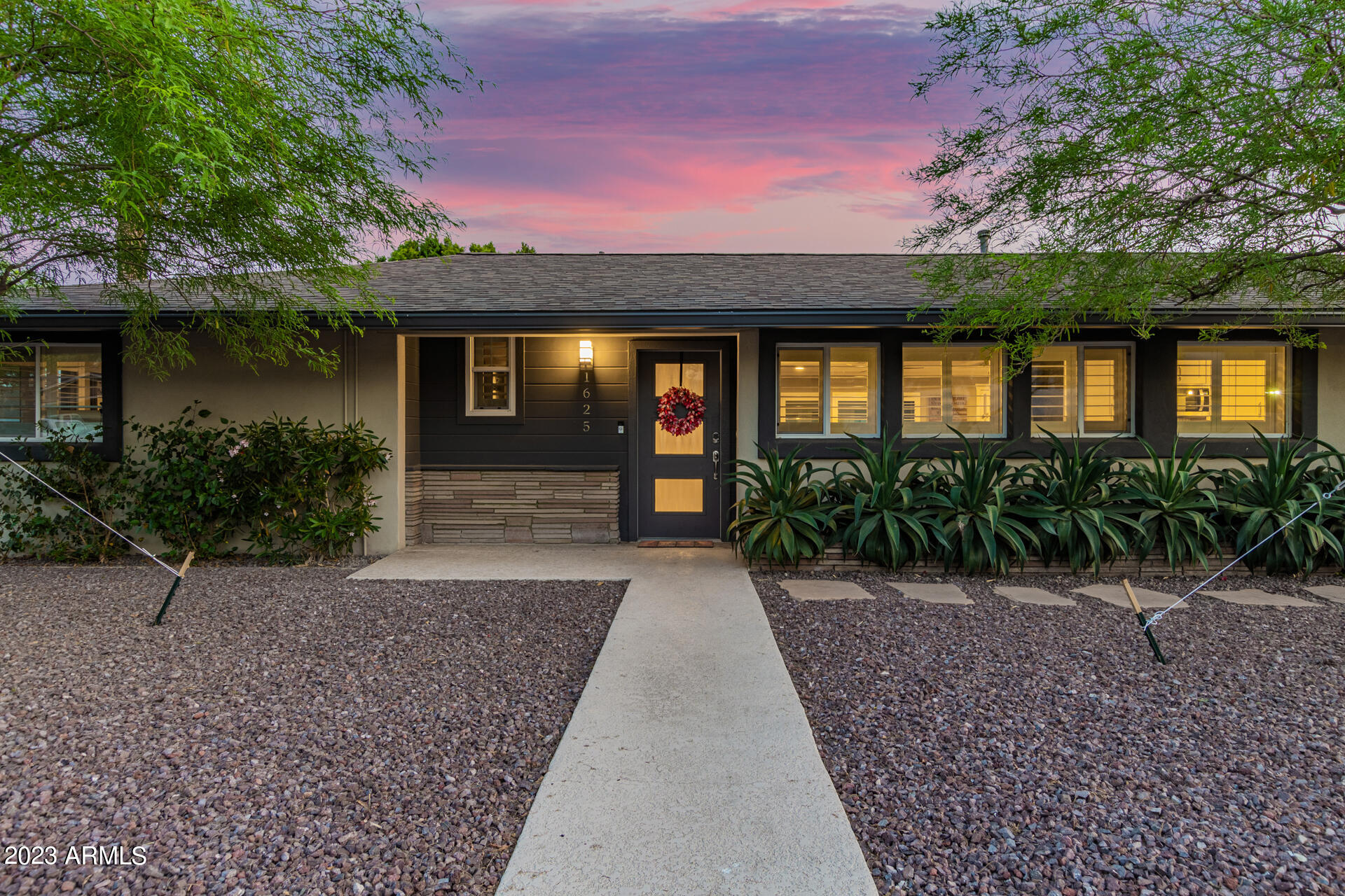 1625 E BERRIDGE Lane