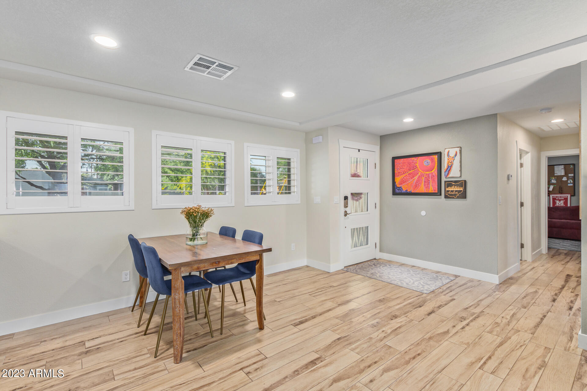 1625 E BERRIDGE Lane