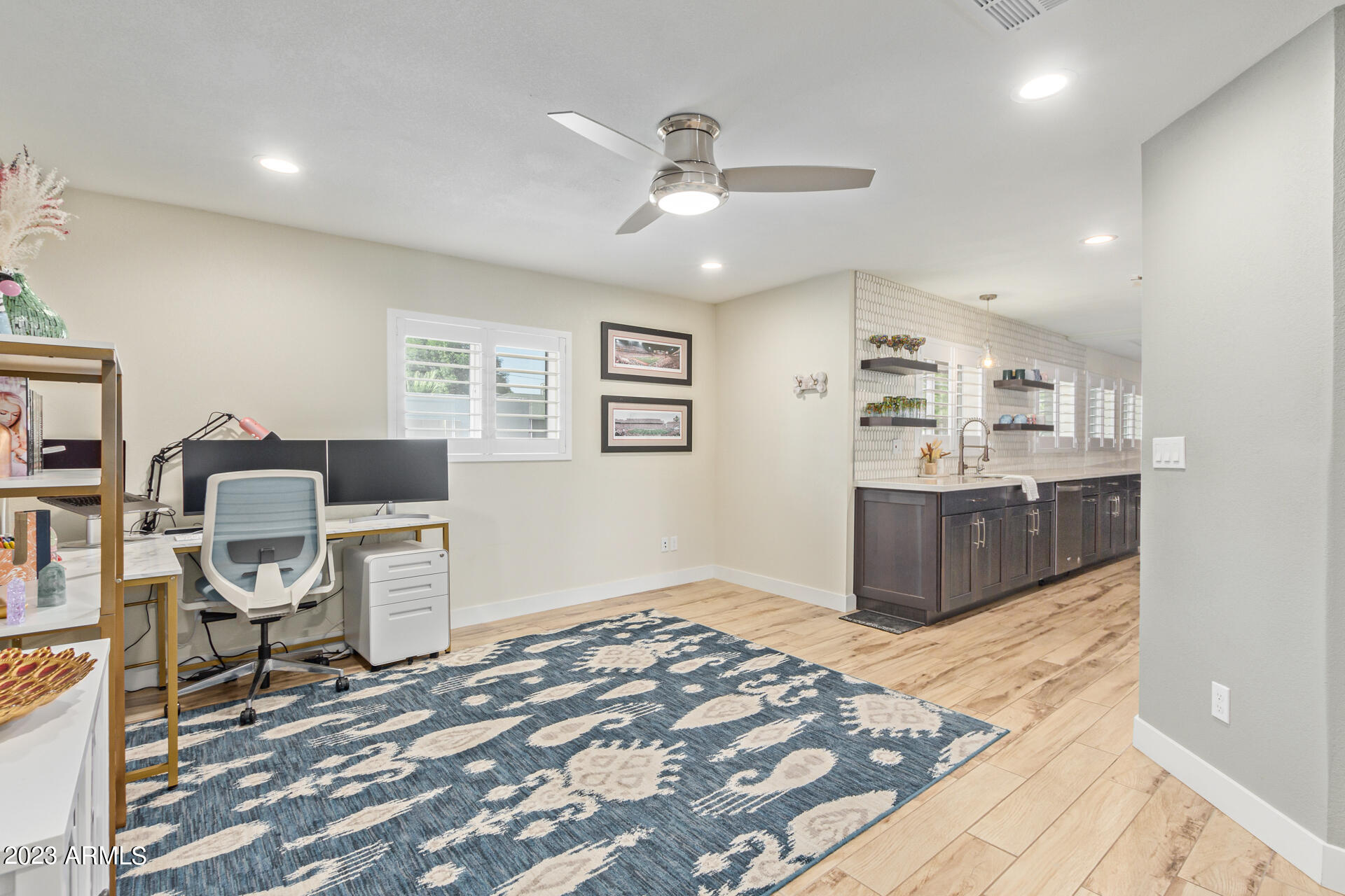 1625 E BERRIDGE Lane