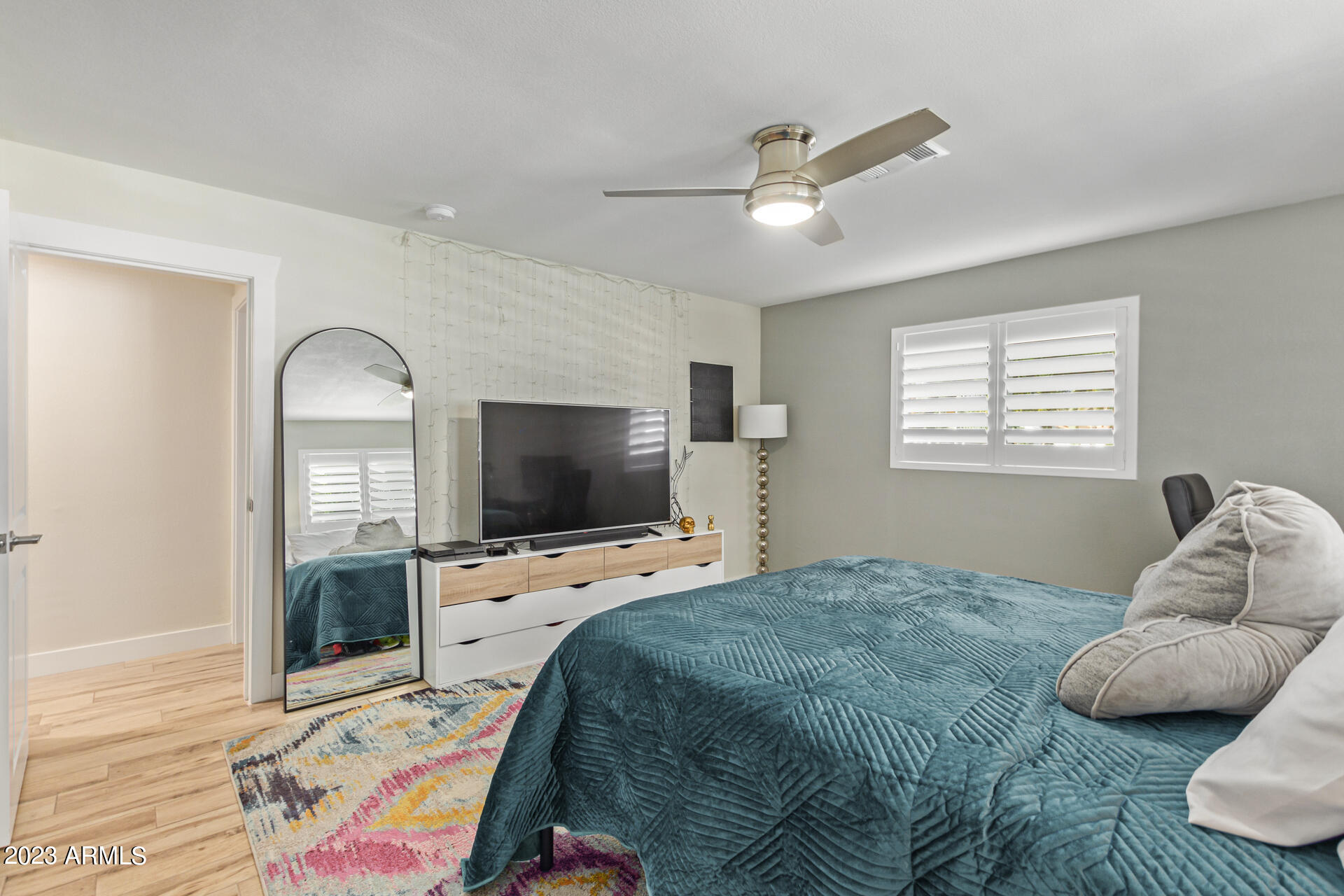 1625 E BERRIDGE Lane