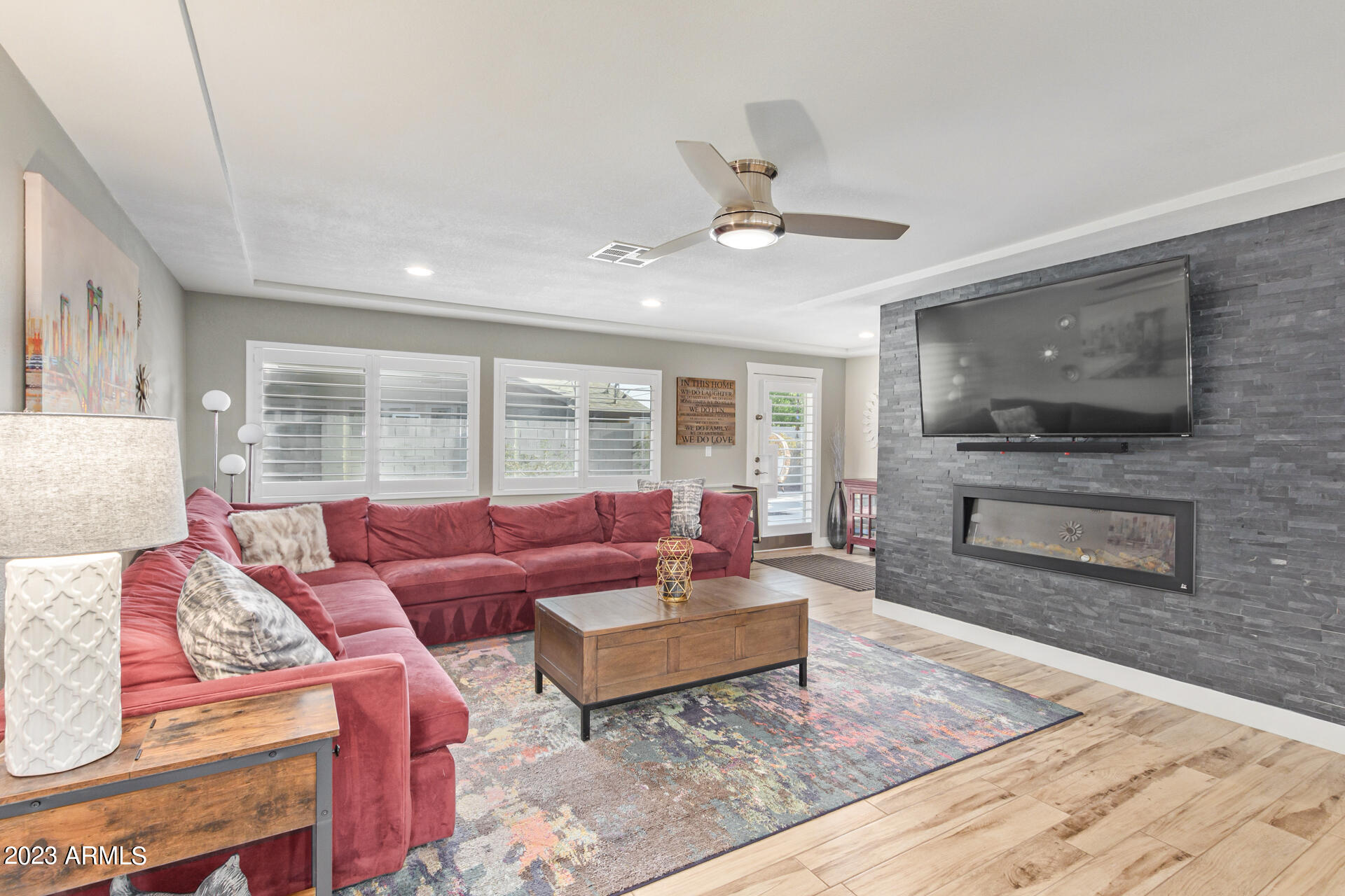 1625 E BERRIDGE Lane