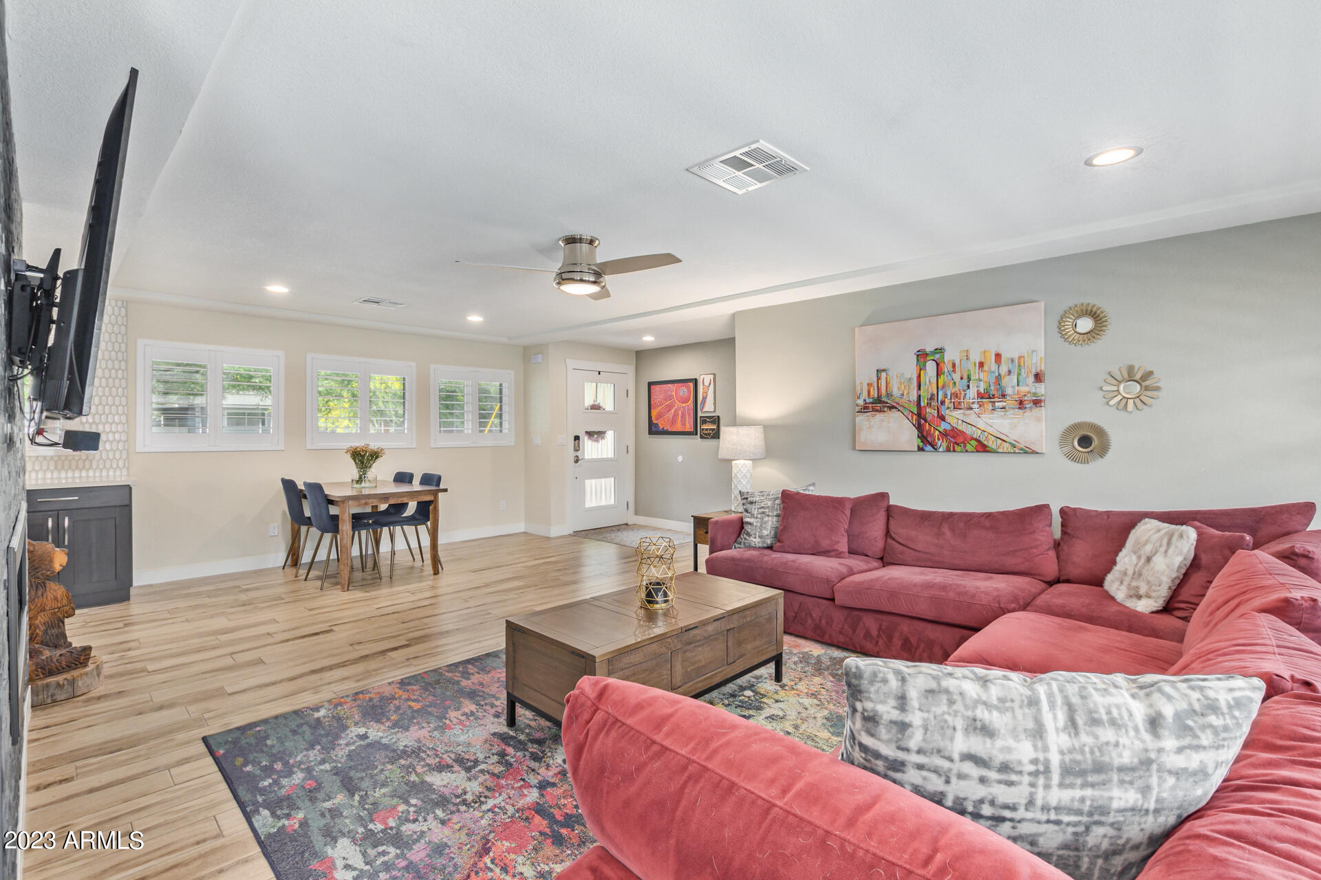 1625 E BERRIDGE Lane