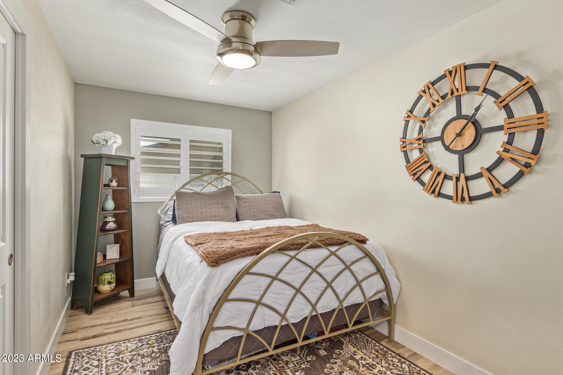 1625 E BERRIDGE Lane