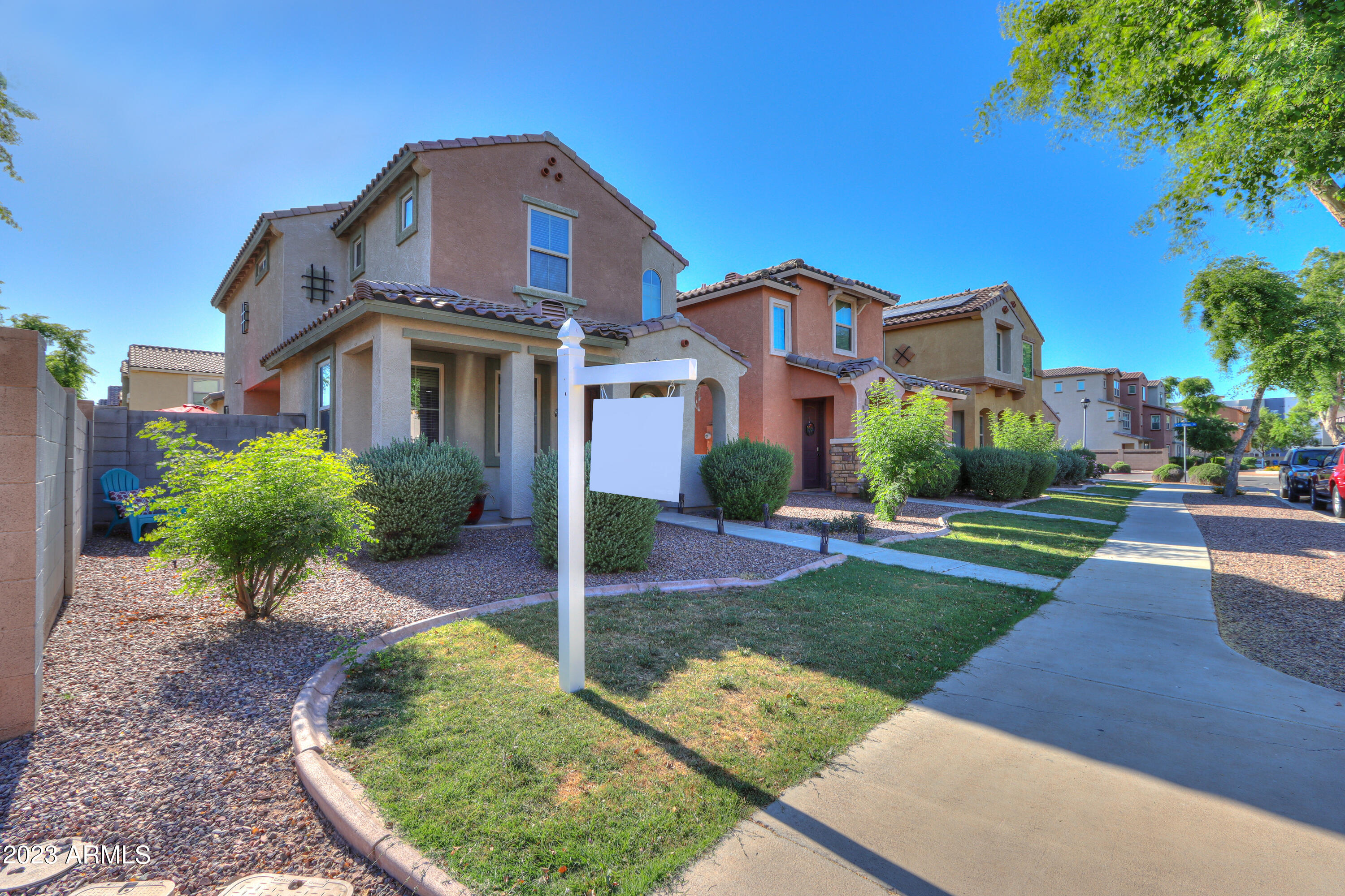 2132 N 77TH Drive