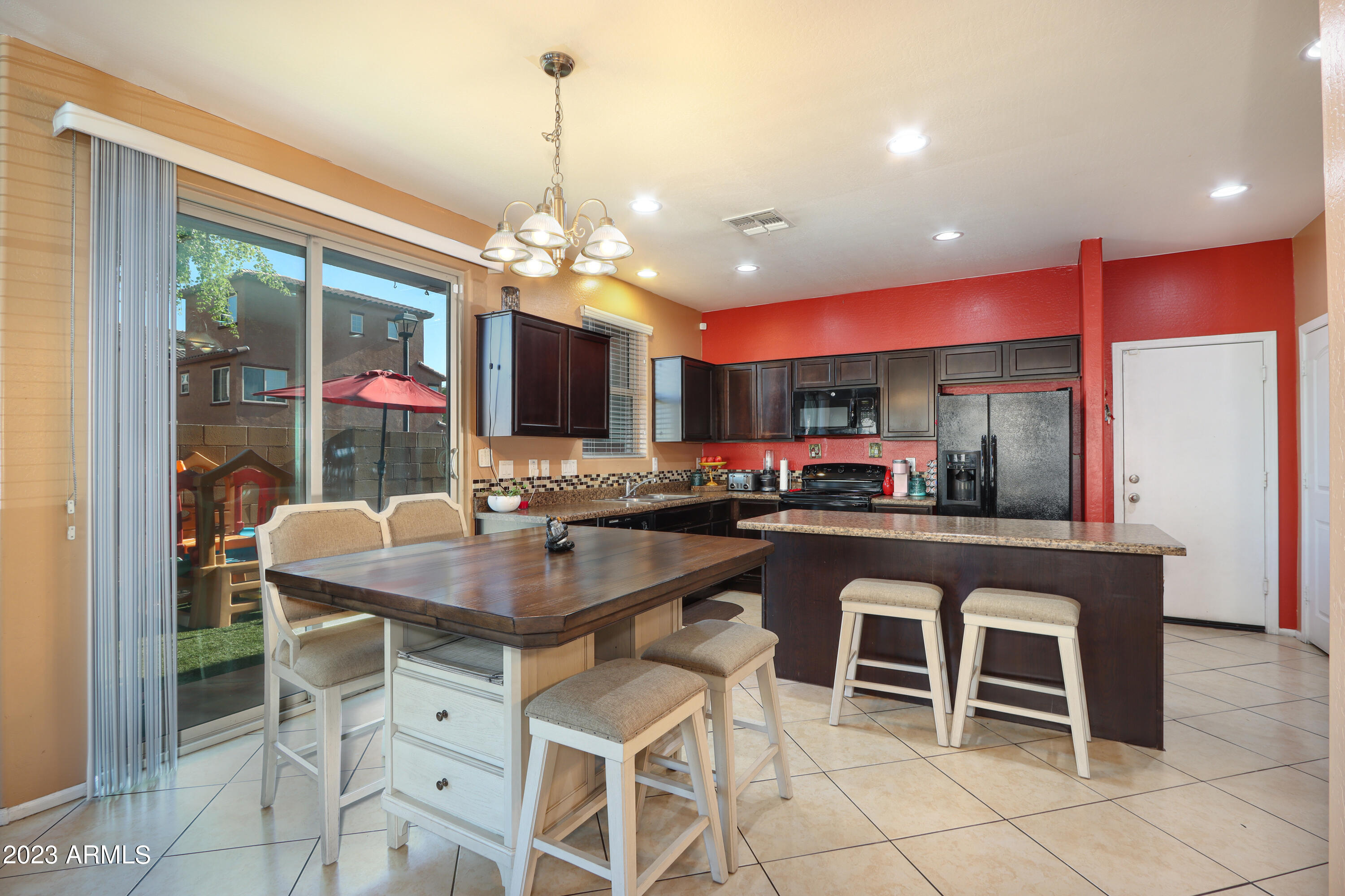 2132 N 77TH Drive