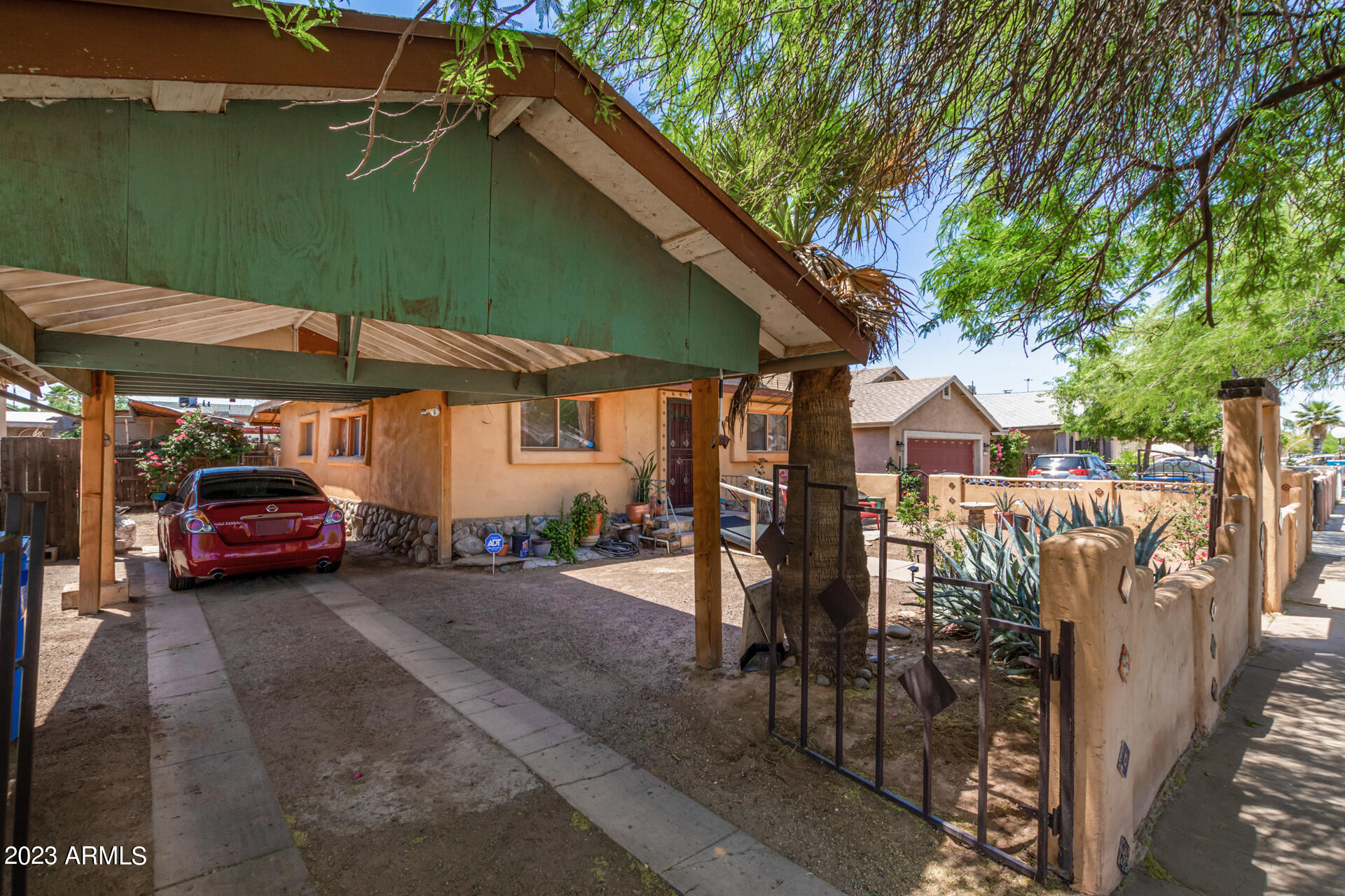 2133 W MONROE Street