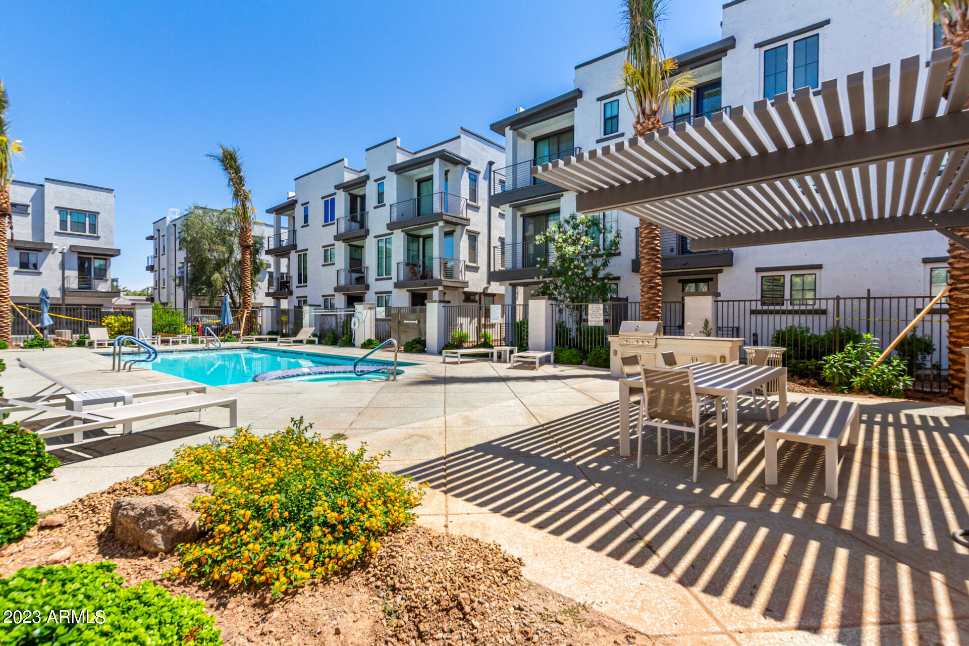 2090 S DORSEY Lane # 1013