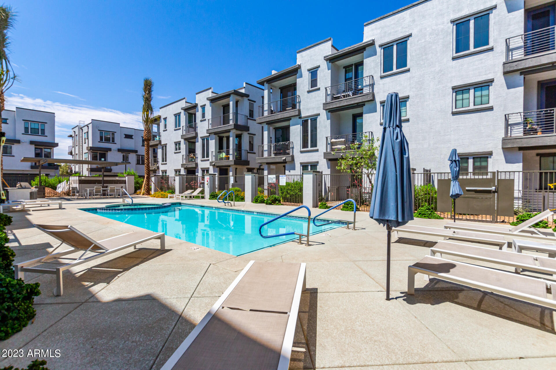 2090 S DORSEY Lane # 1013