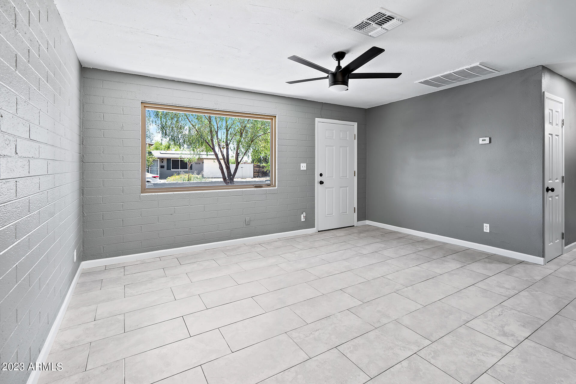 3338 E HILLERY Drive