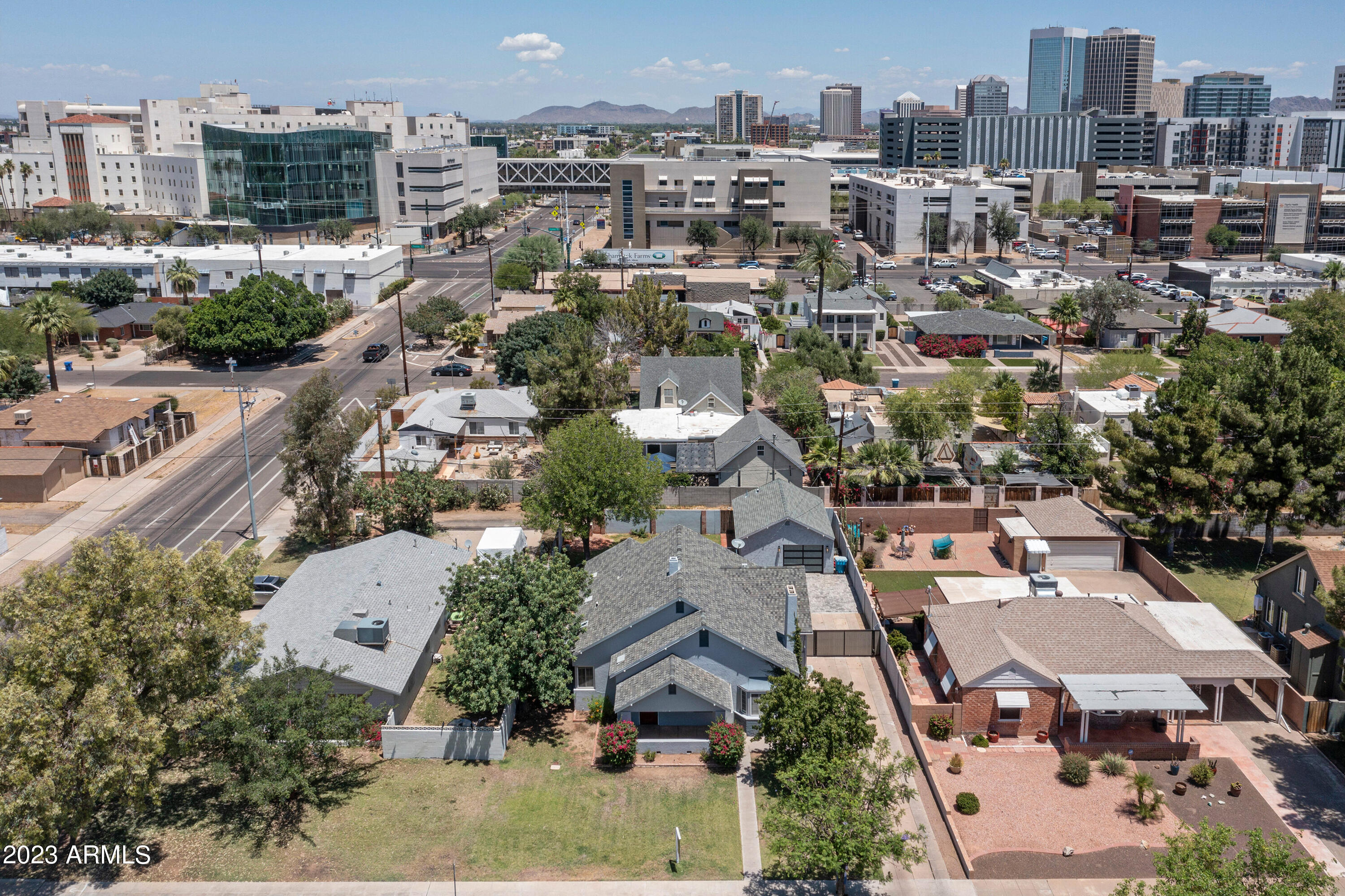 114 W WINDSOR Avenue