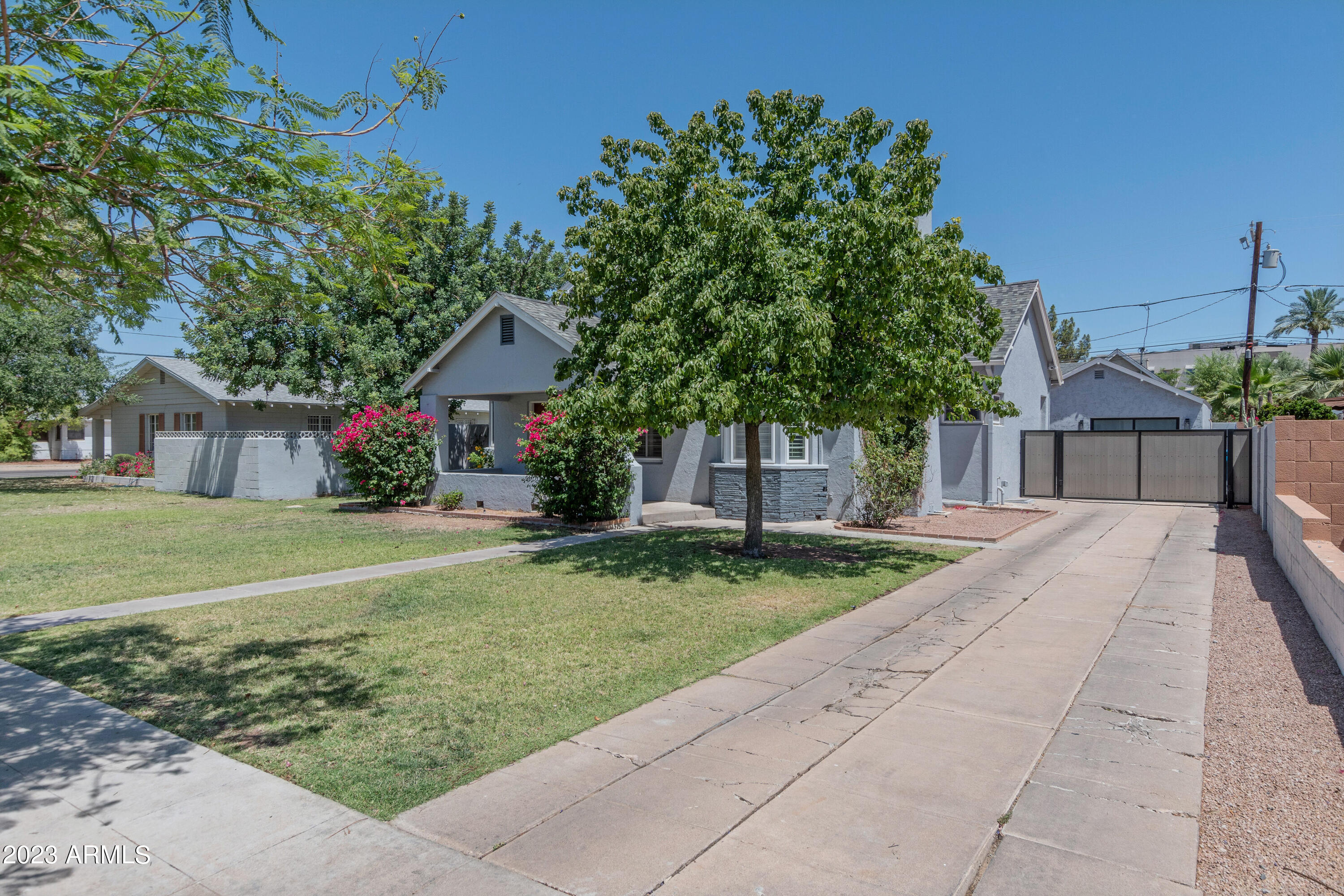 114 W WINDSOR Avenue