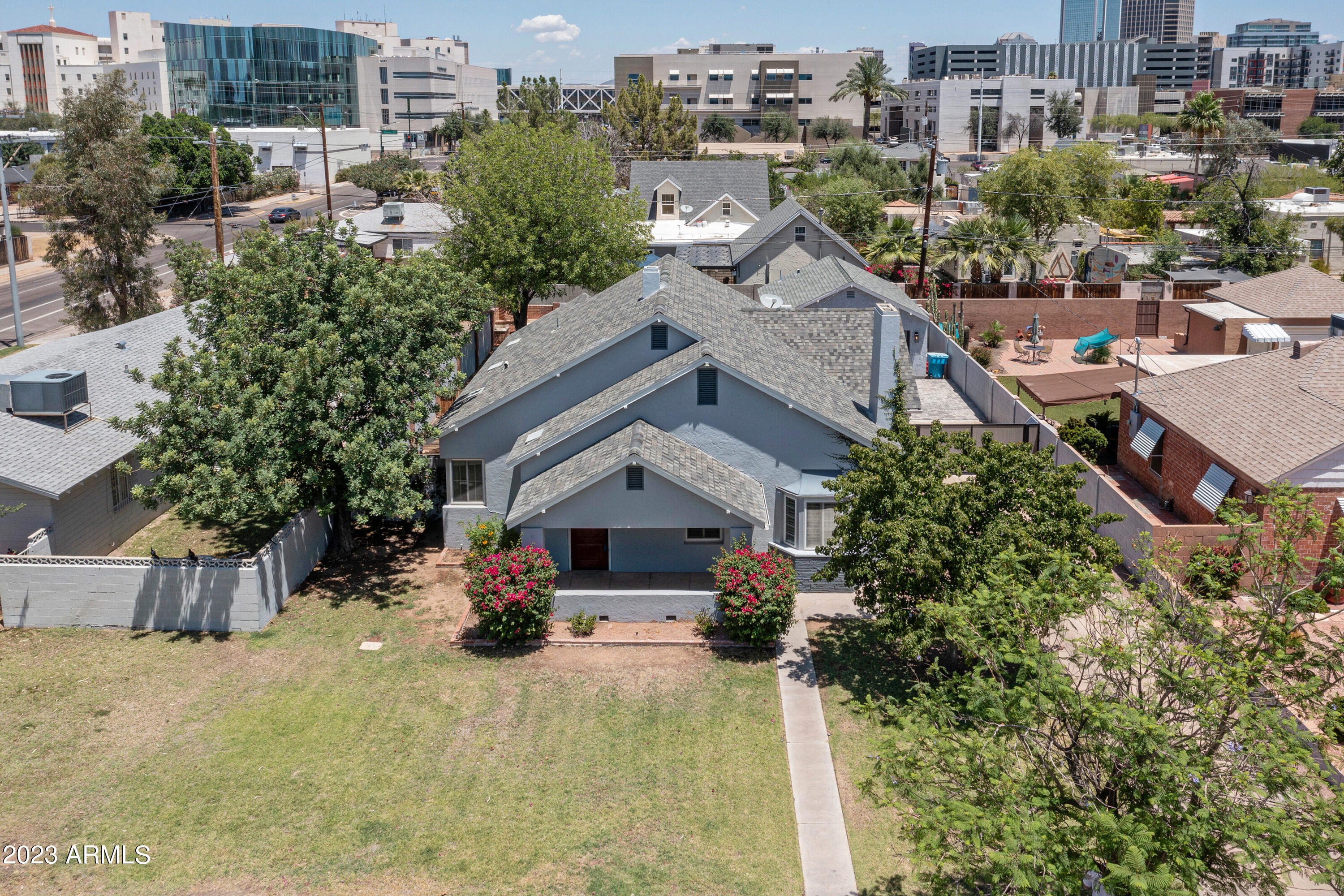 114 W WINDSOR Avenue