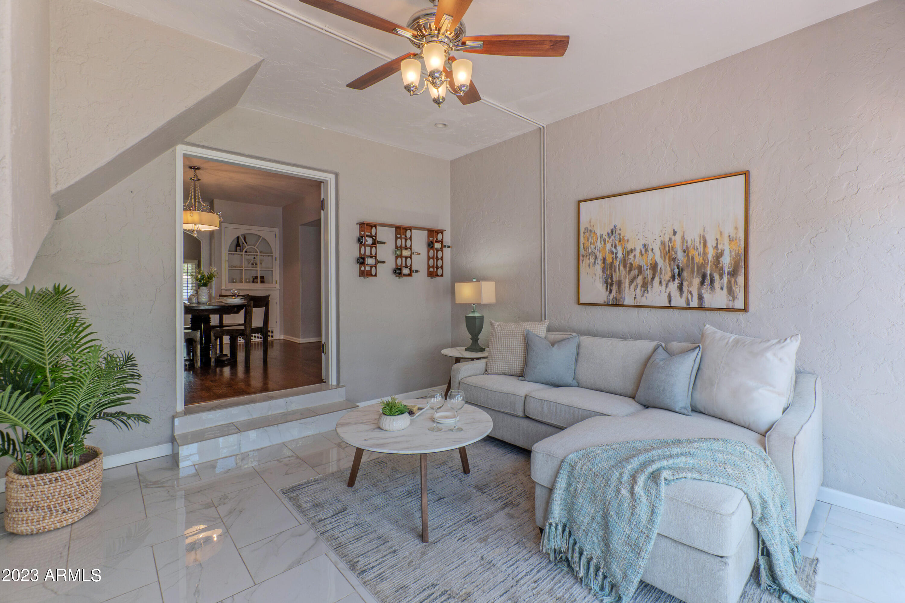 114 W WINDSOR Avenue