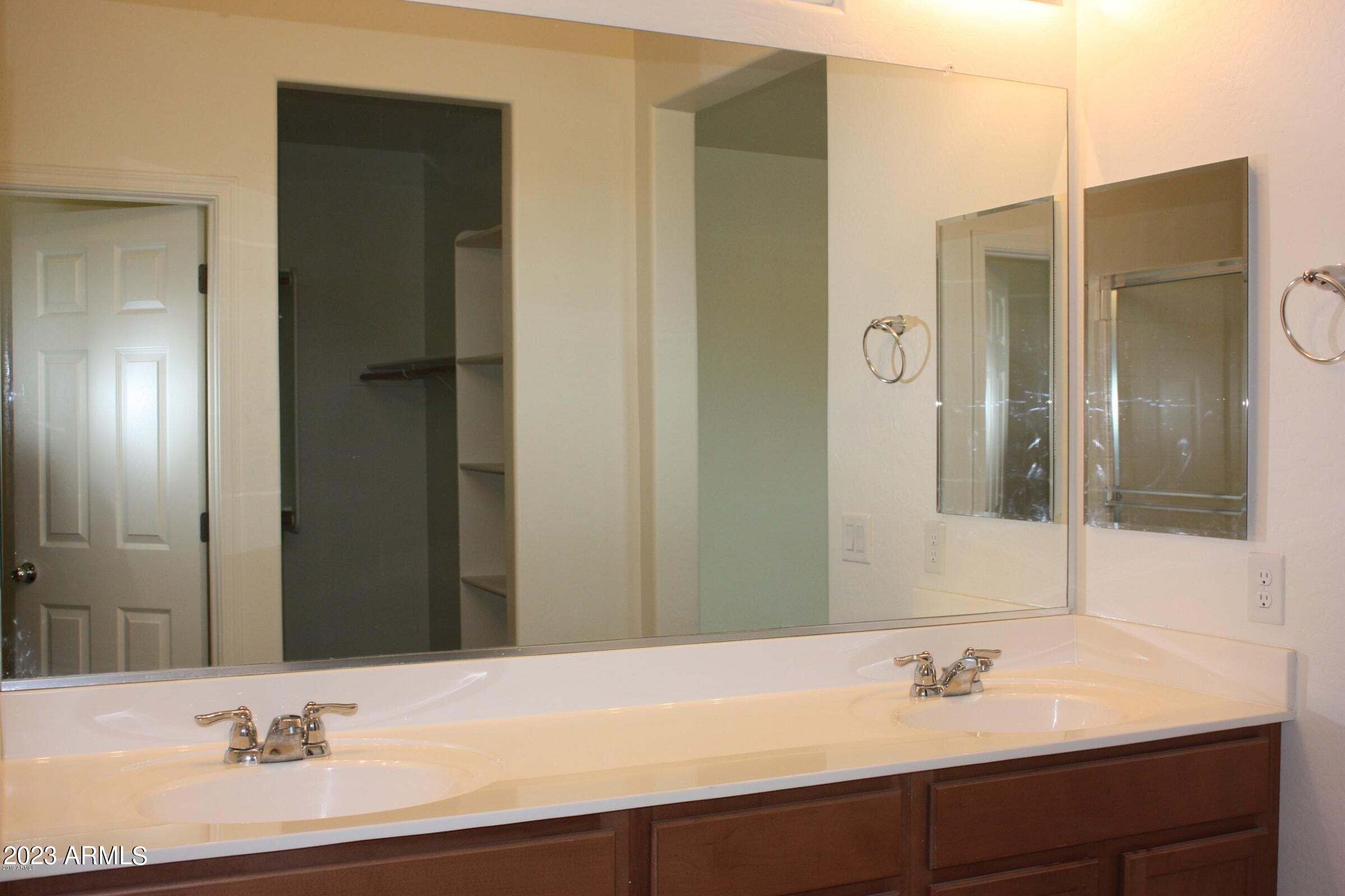 5424 W FETLOCK Trail
