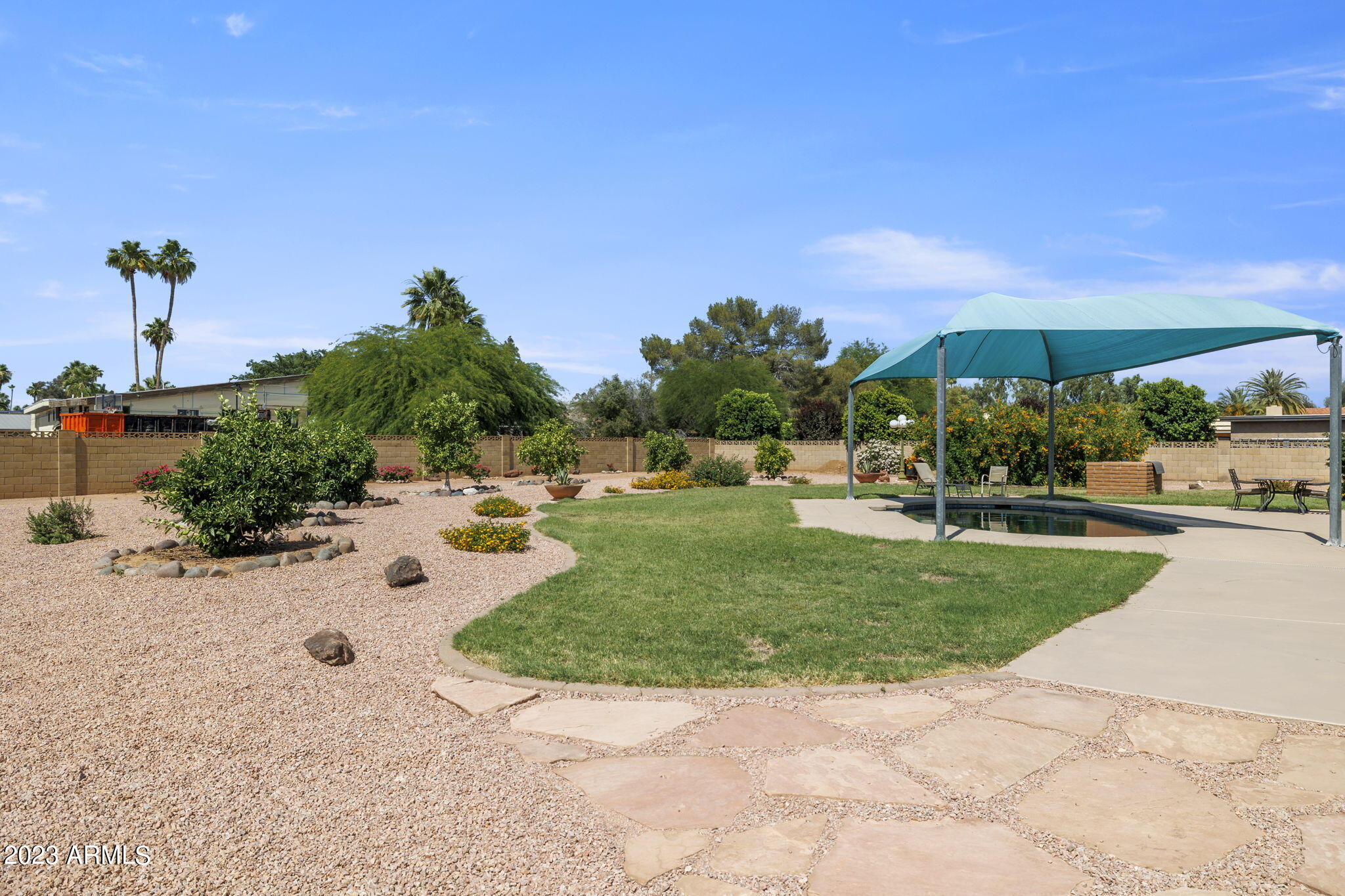 7002 E PRESIDIO Road