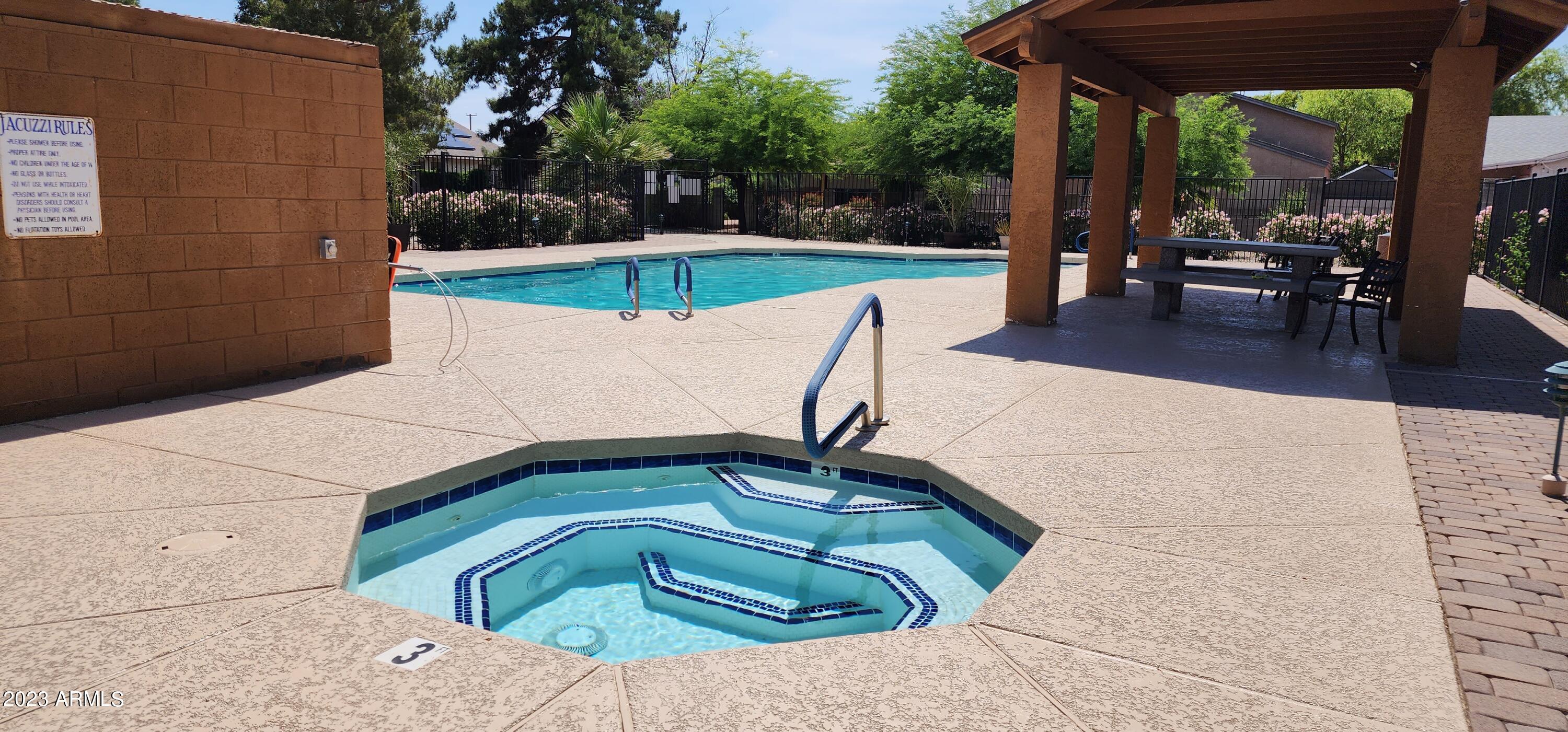 754 E ROSEMONTE Drive