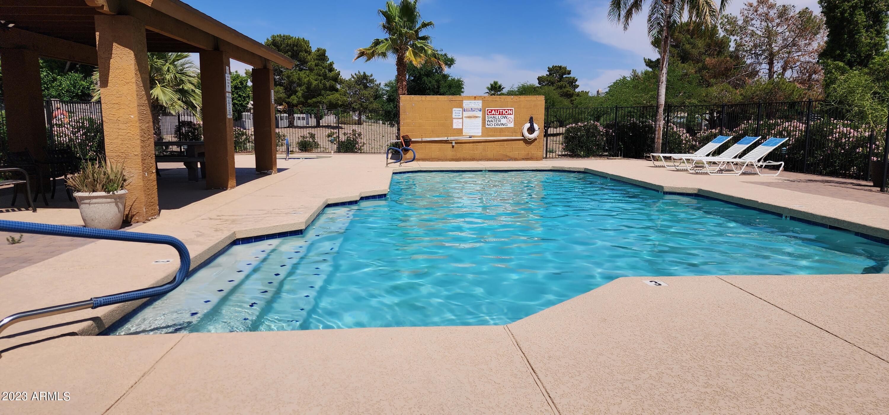 754 E ROSEMONTE Drive