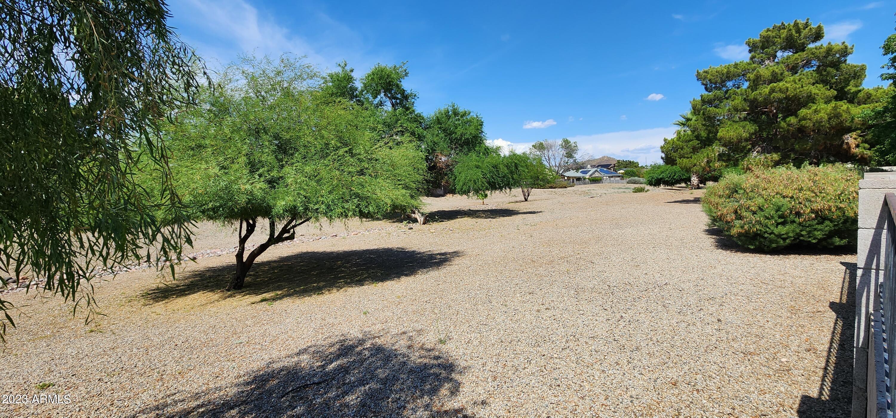 754 E ROSEMONTE Drive