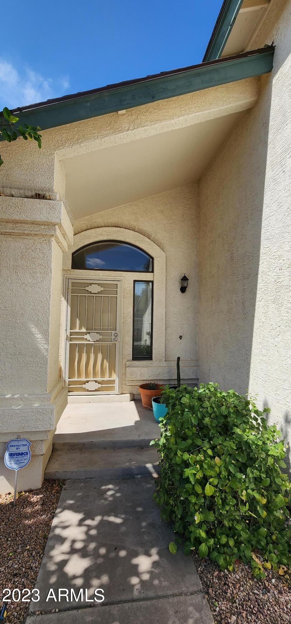 754 E ROSEMONTE Drive
