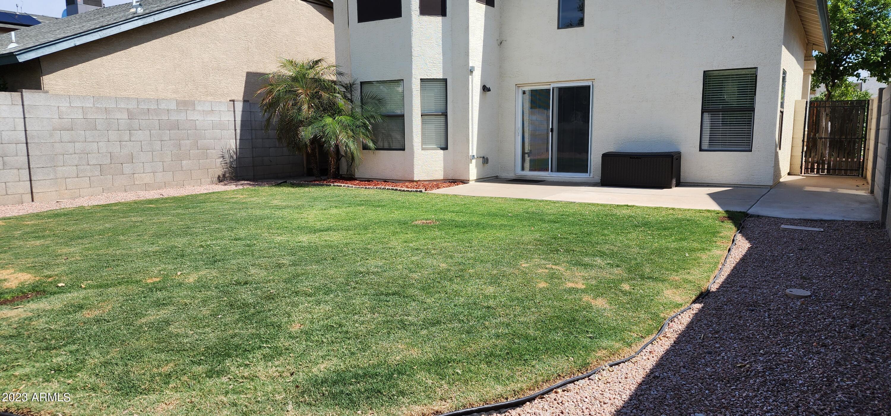 754 E ROSEMONTE Drive