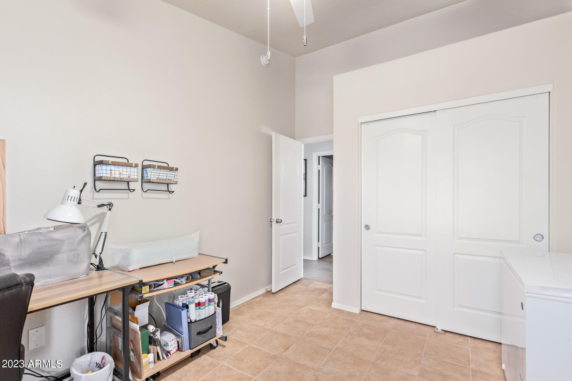 1252 E BRENDA Drive
