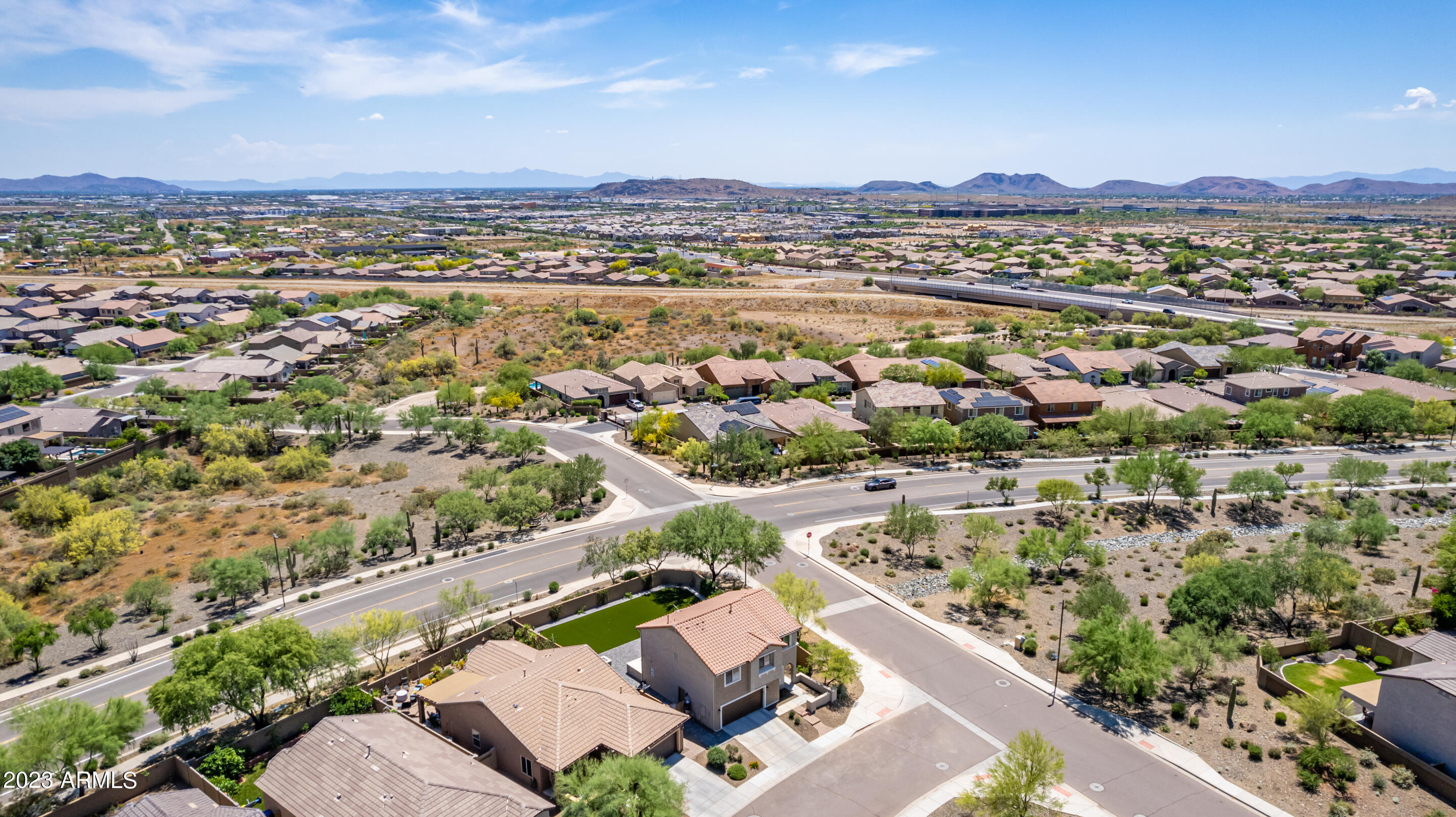 1735 W DESPERADO Way