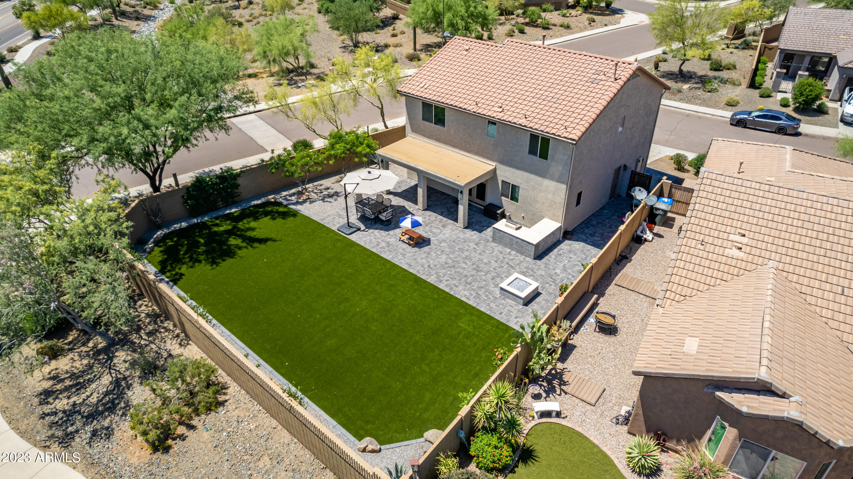 1735 W DESPERADO Way