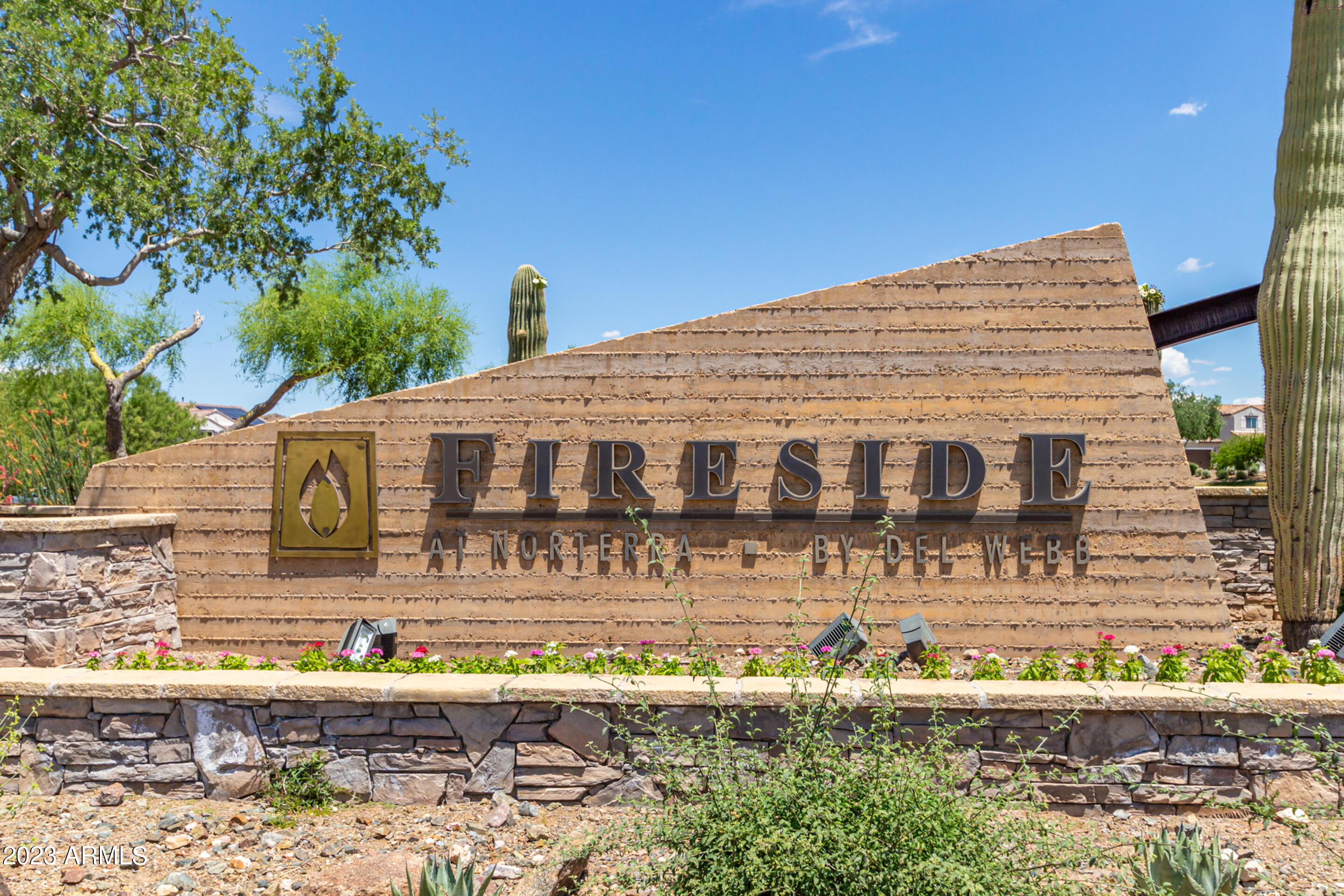 1735 W DESPERADO Way