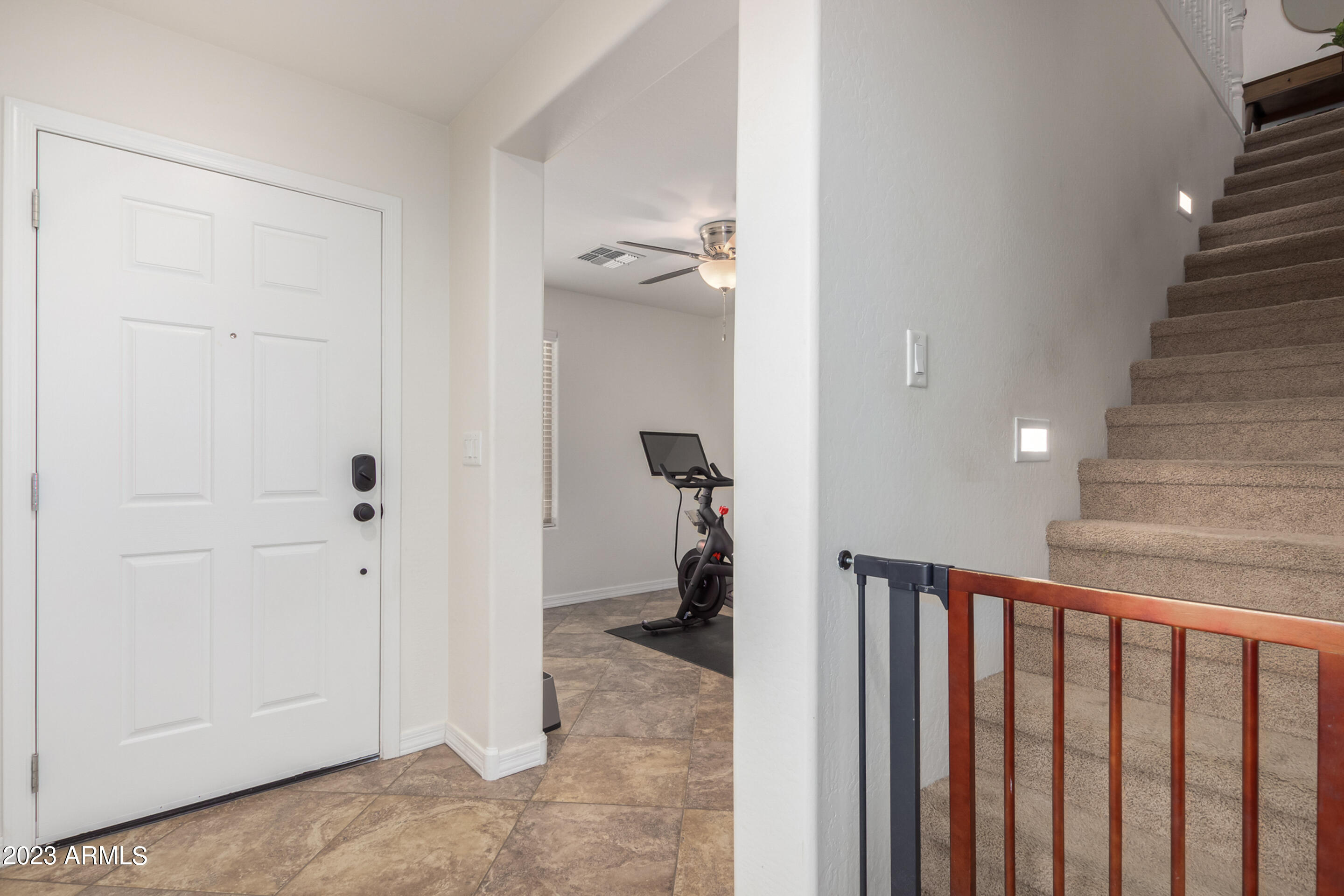 1735 W DESPERADO Way