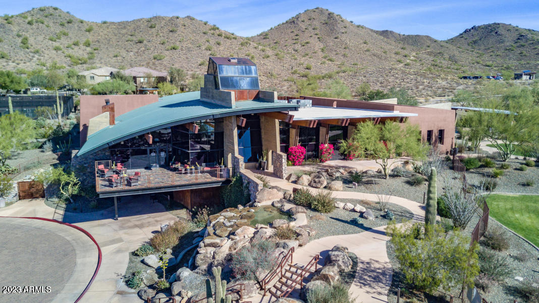 1735 W DESPERADO Way
