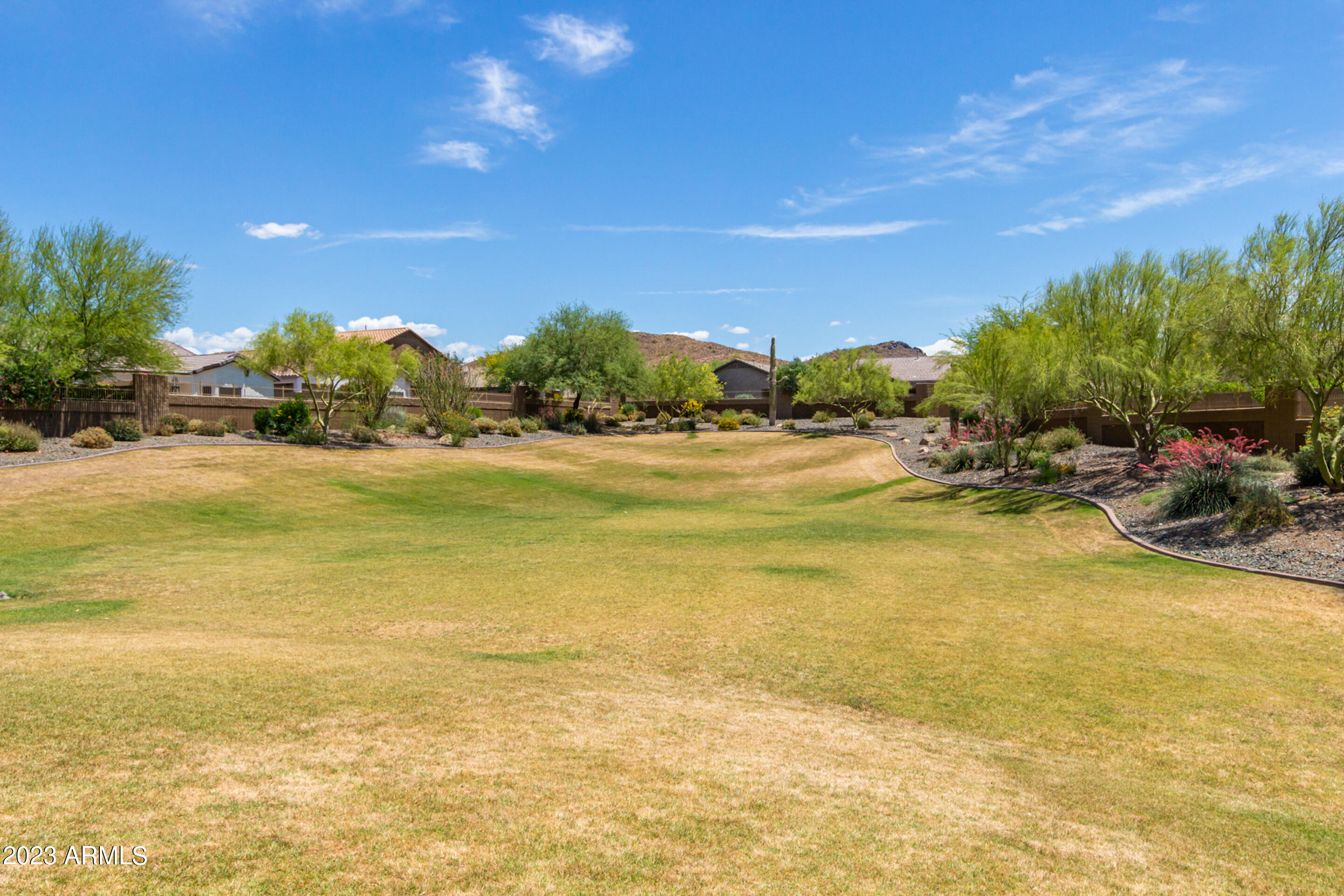1735 W DESPERADO Way