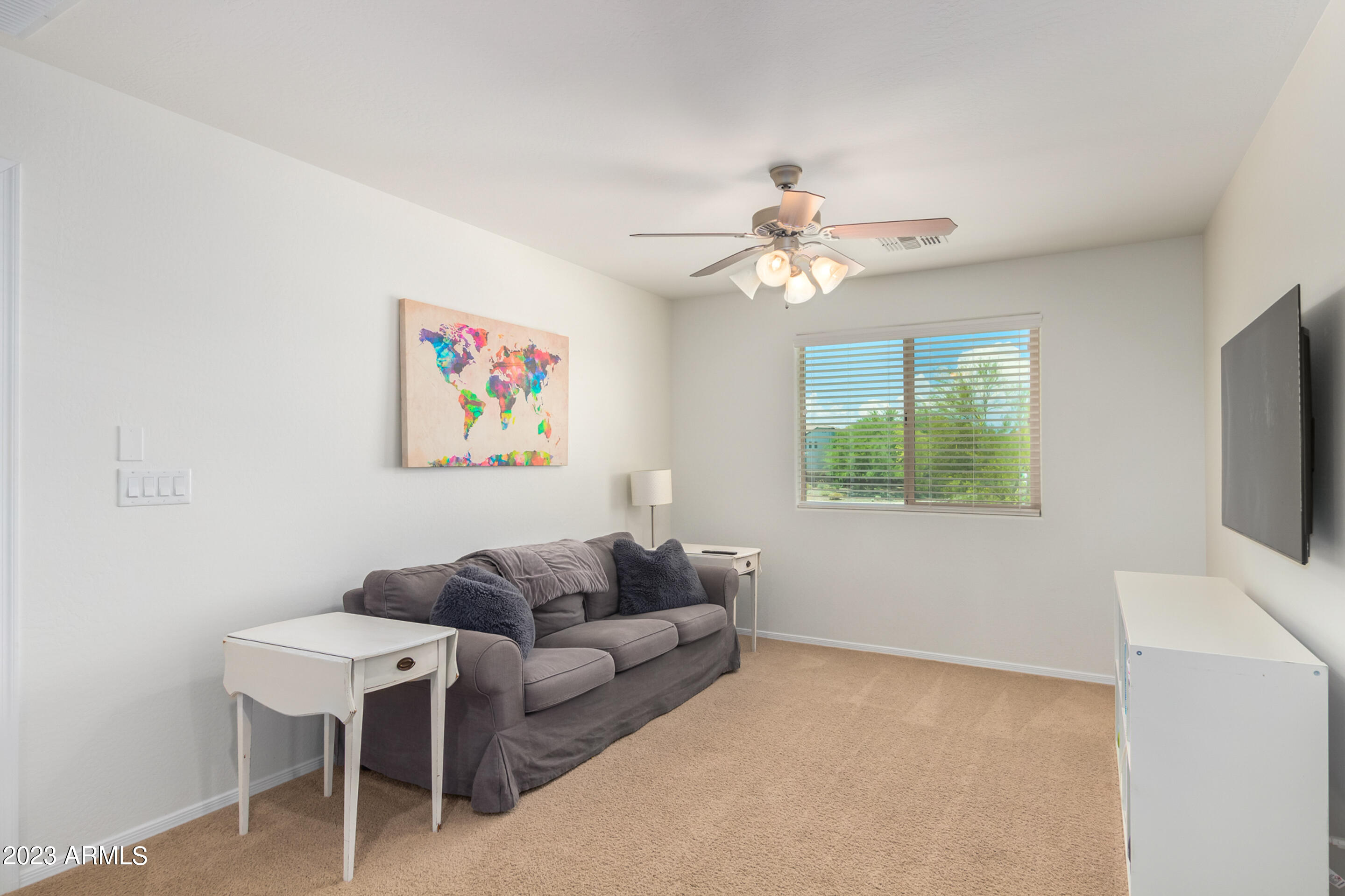 1735 W DESPERADO Way