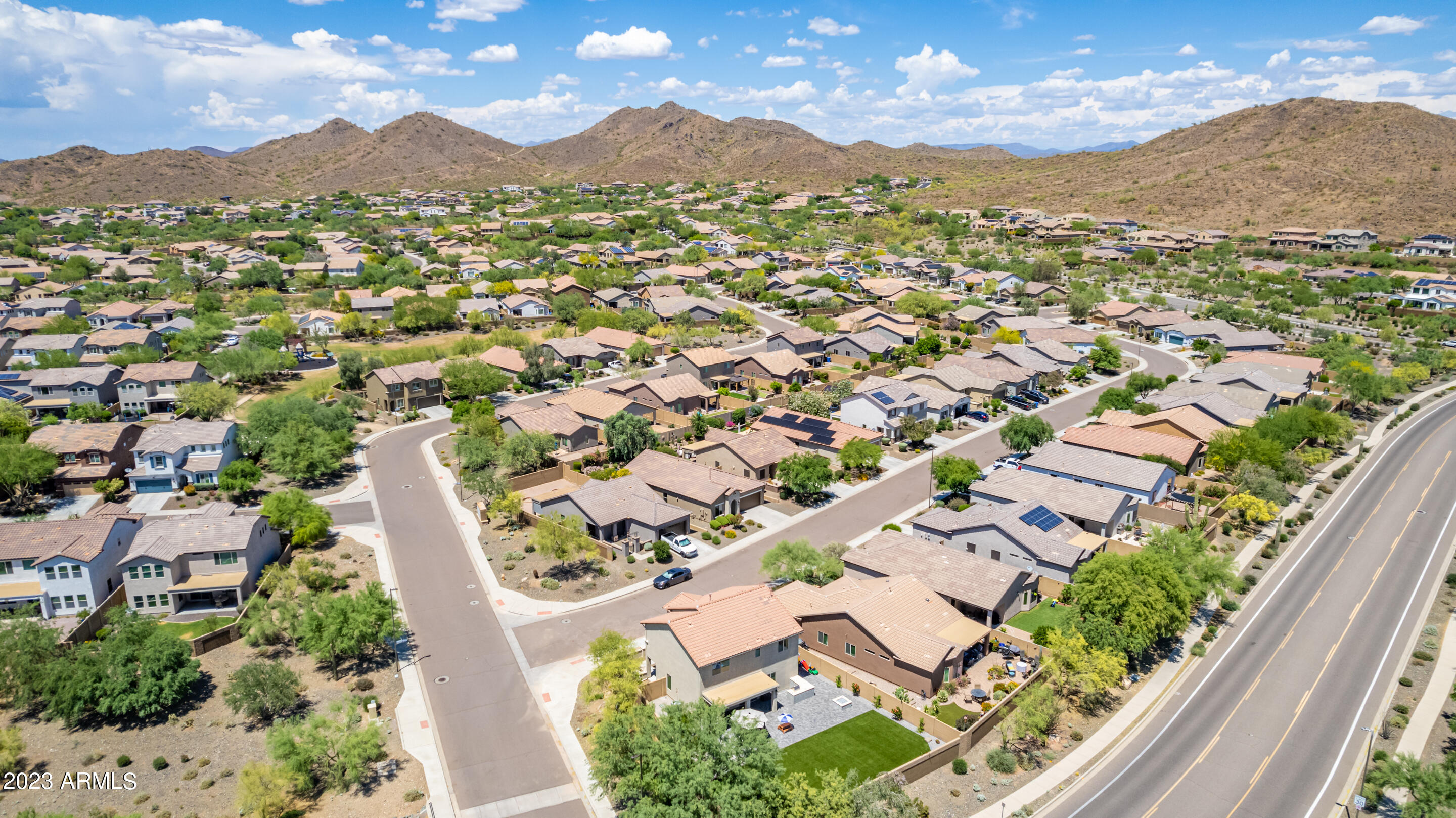 1735 W DESPERADO Way