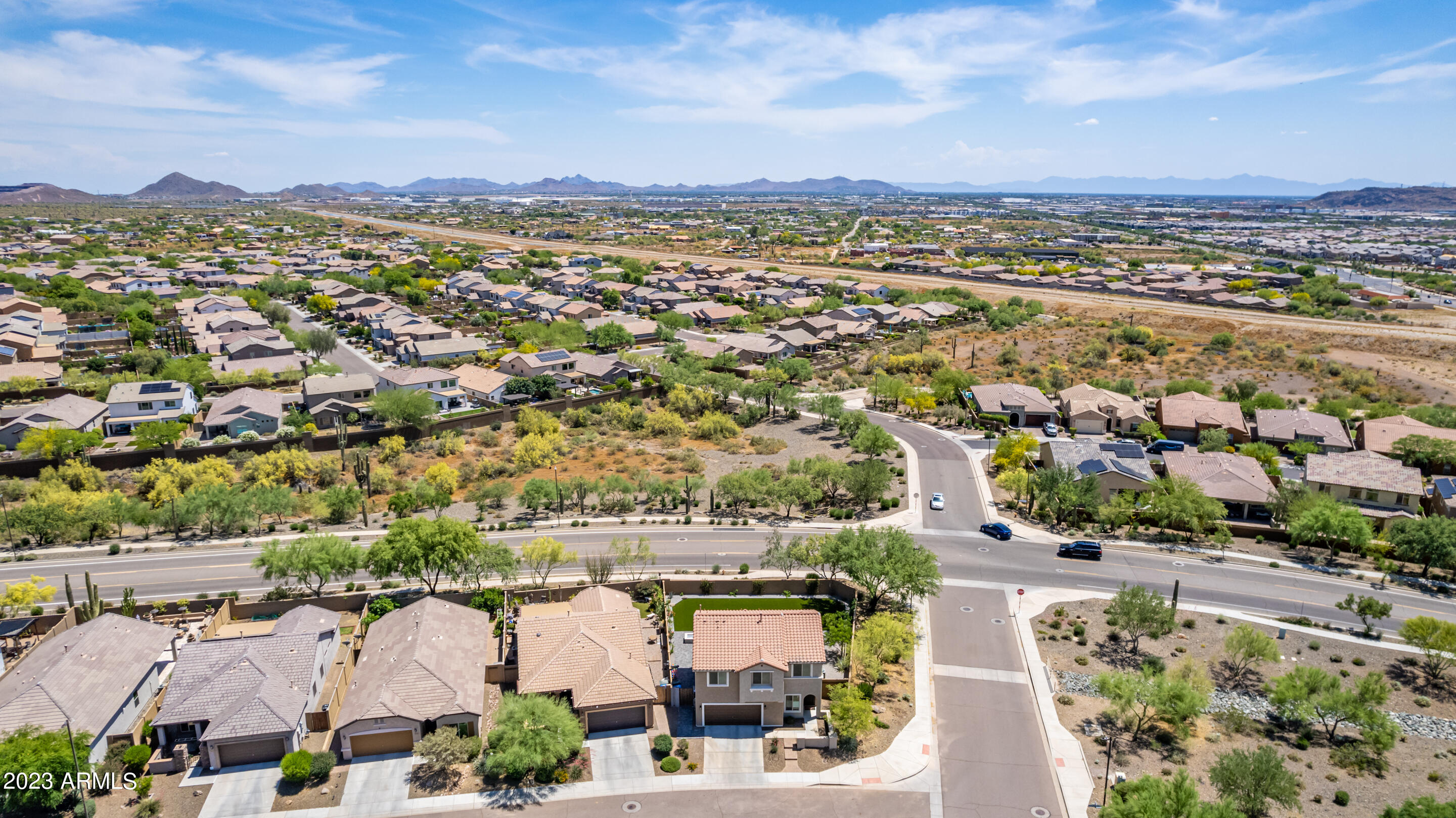 1735 W DESPERADO Way