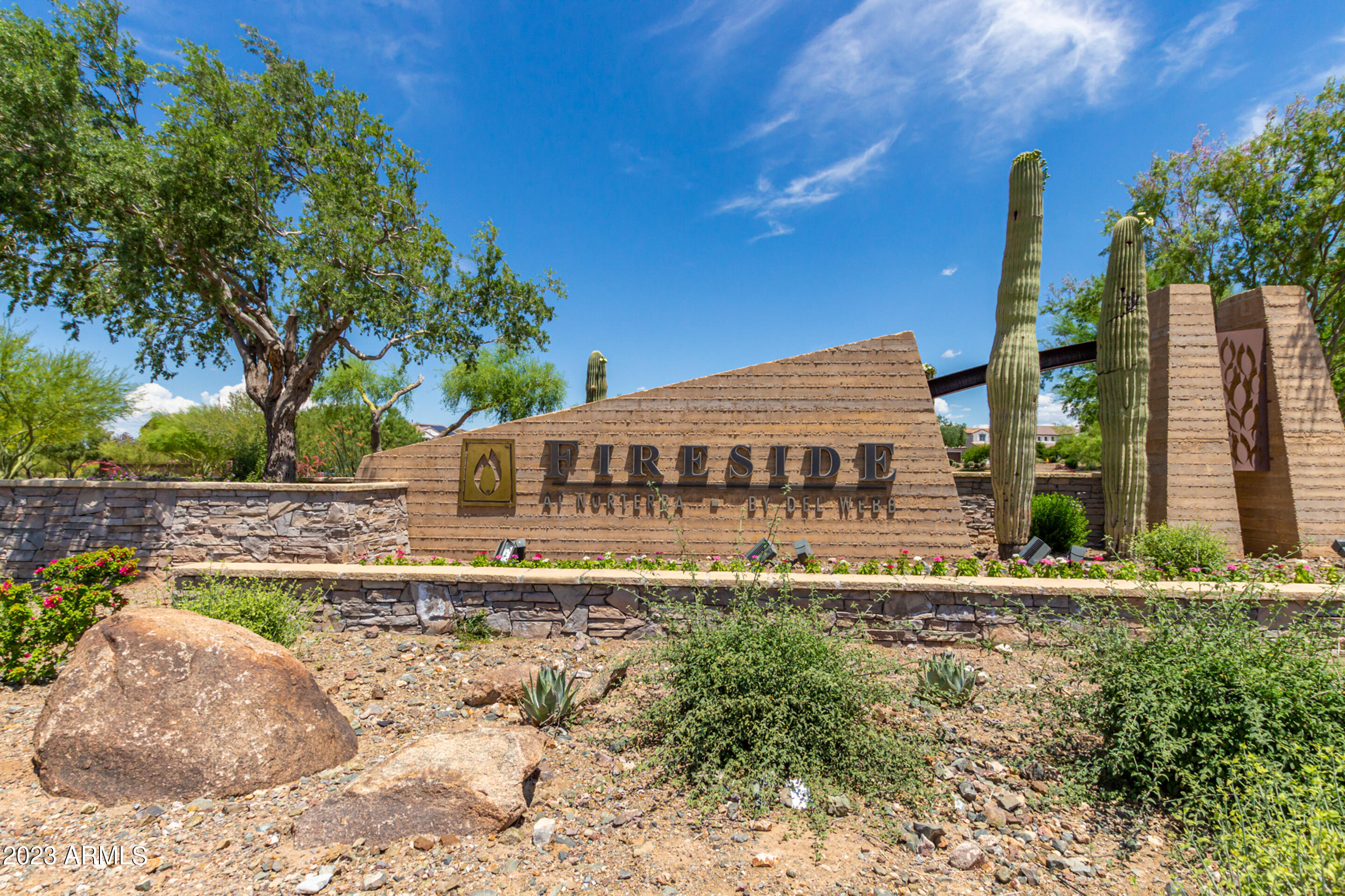 1735 W DESPERADO Way
