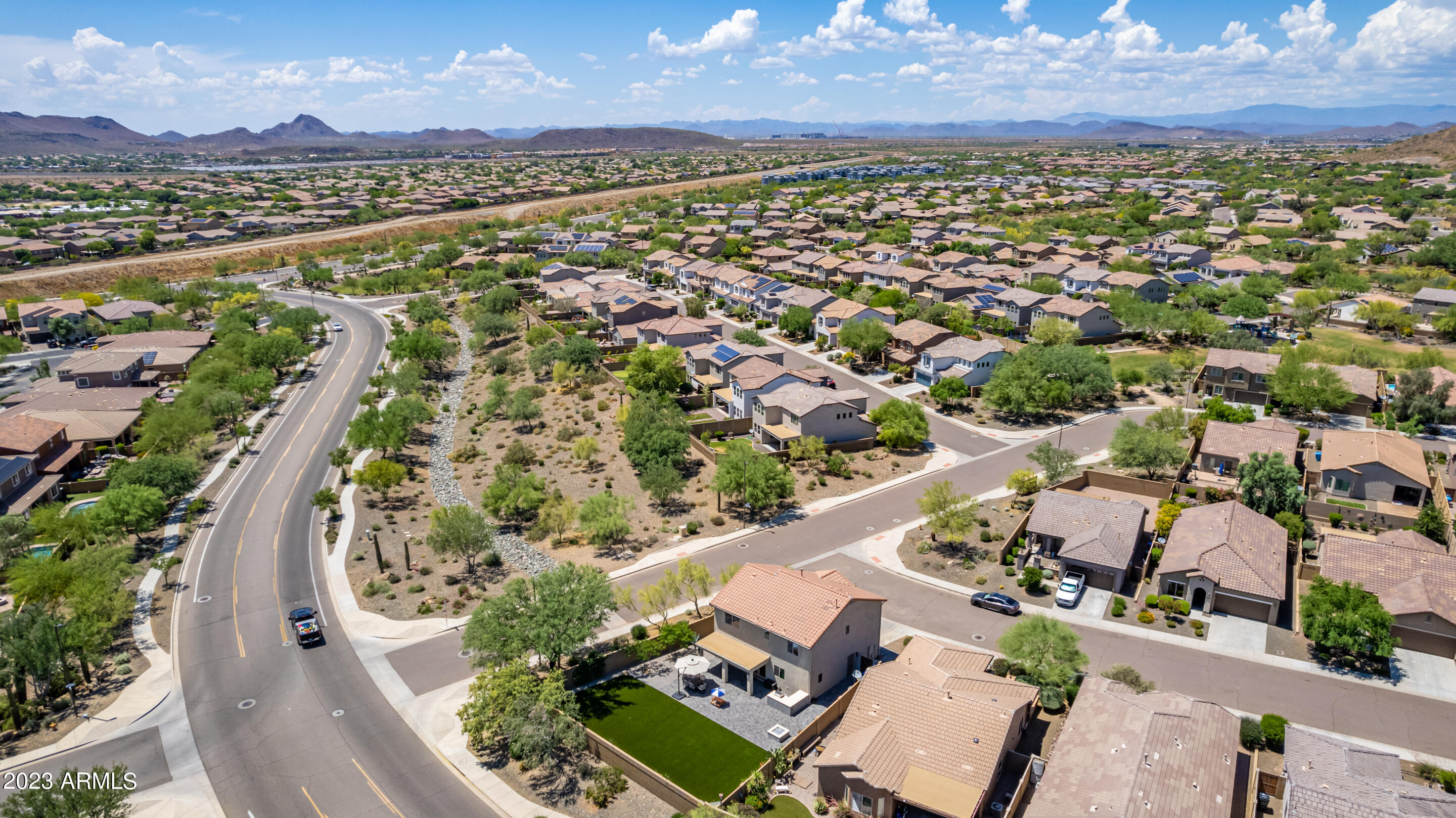 1735 W DESPERADO Way
