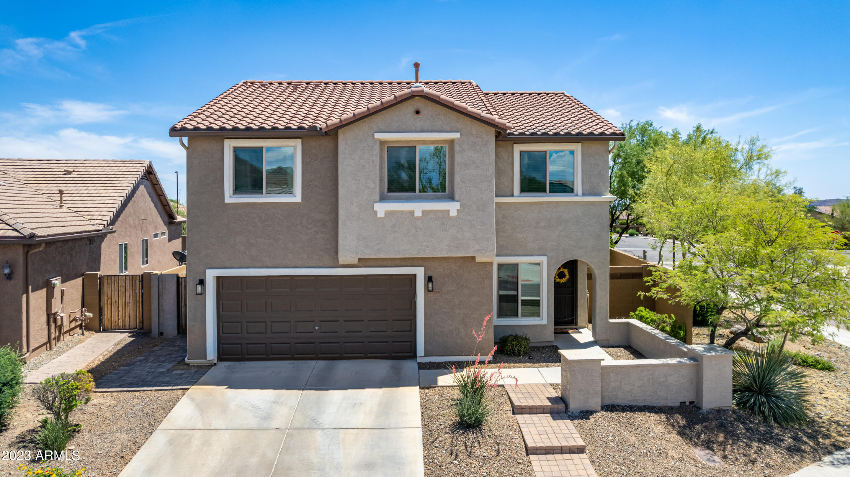 1735 W DESPERADO Way
