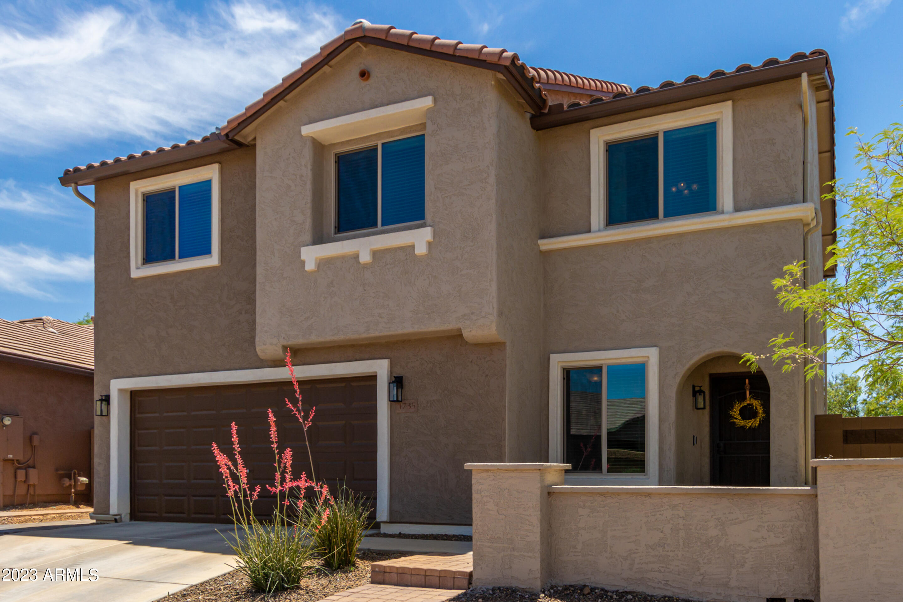 1735 W DESPERADO Way