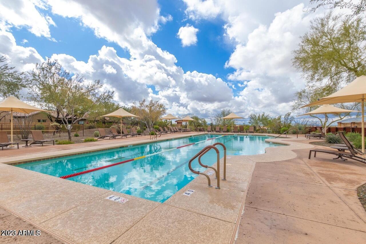 1735 W DESPERADO Way