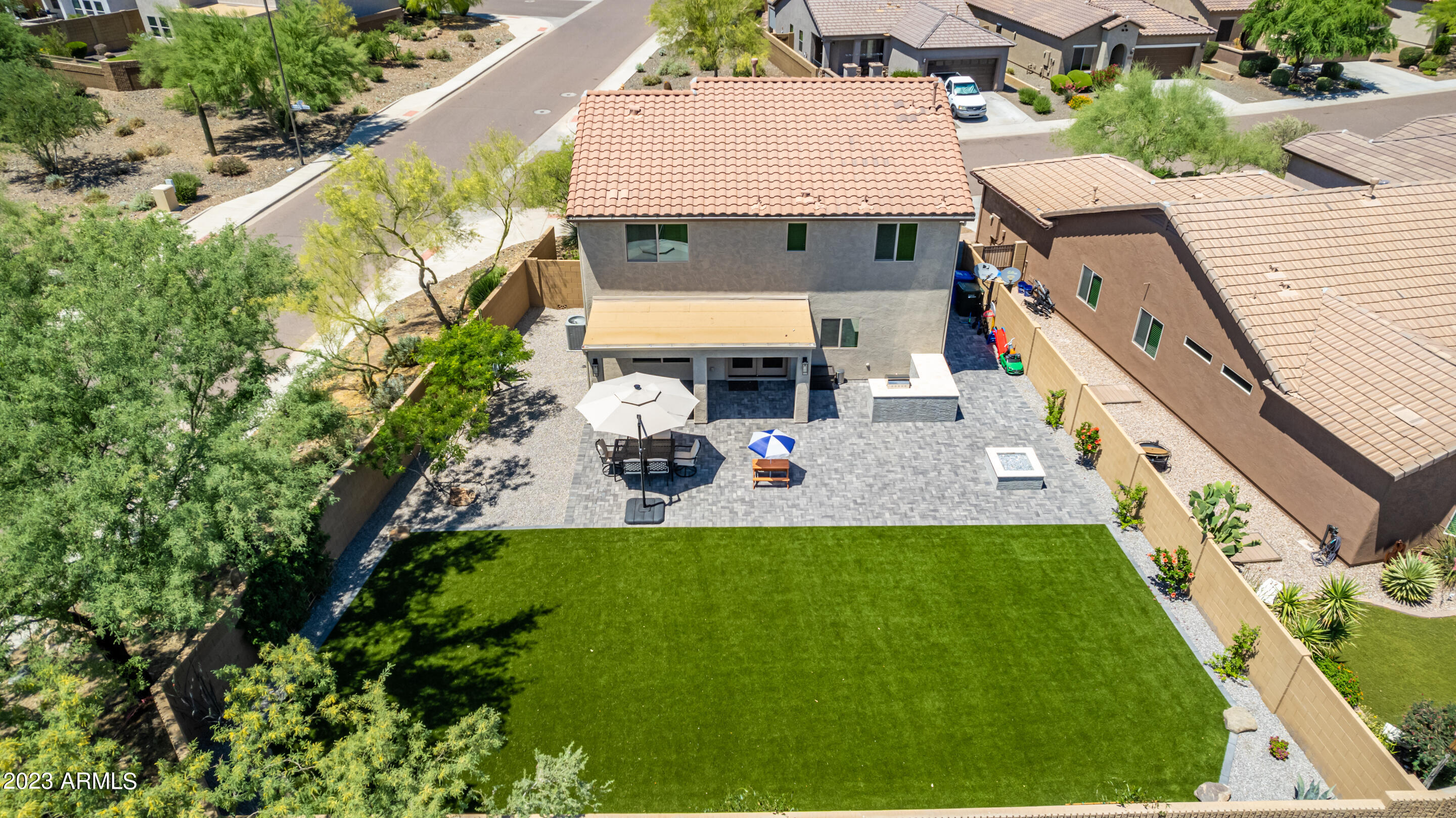 1735 W DESPERADO Way
